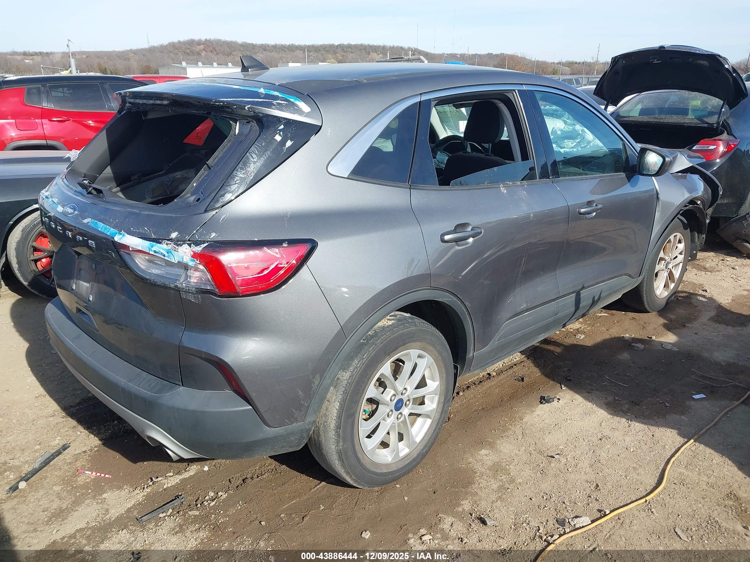 FORD ESCAPE image 4