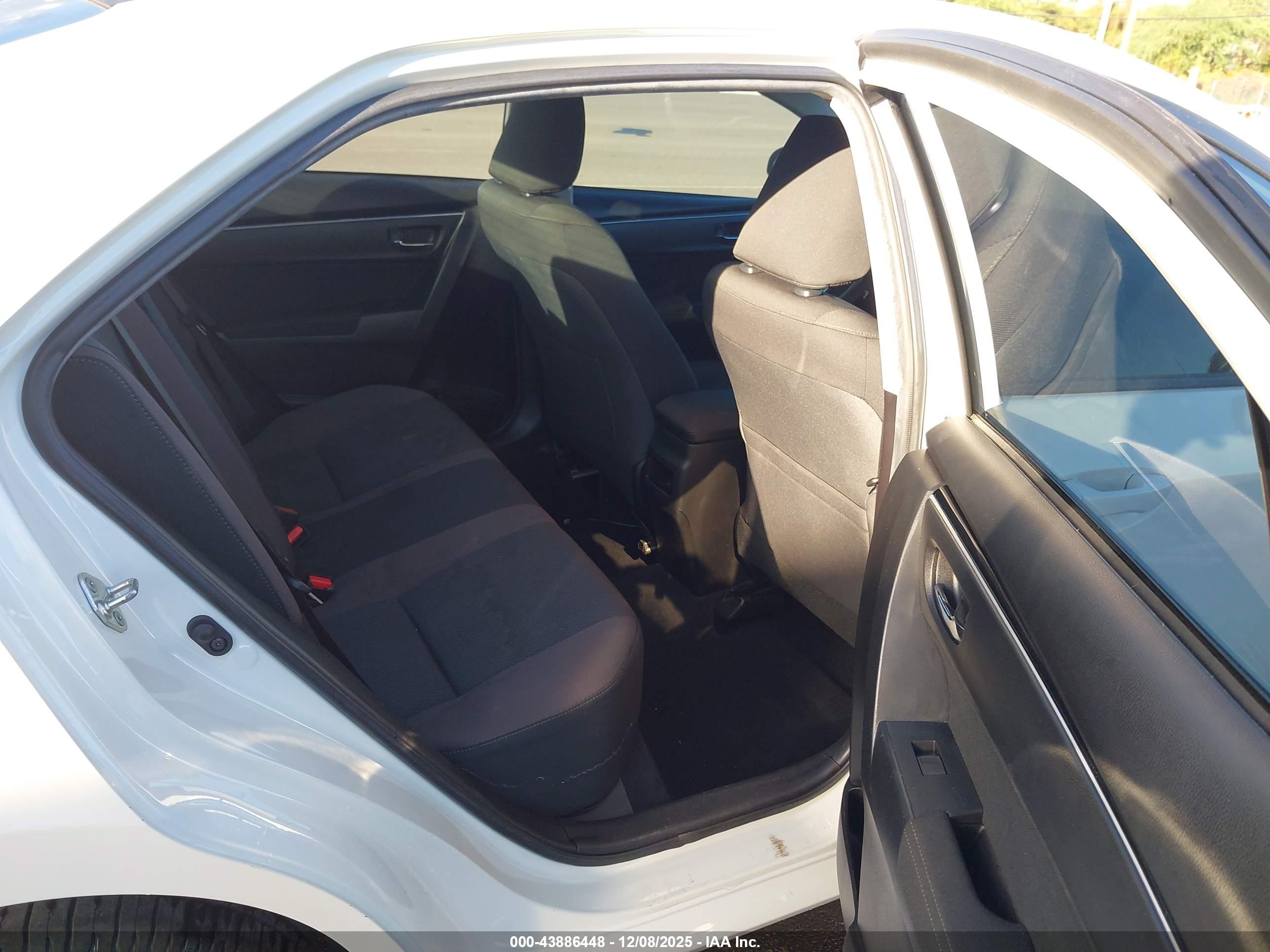TOYOTA COROLLA image 8