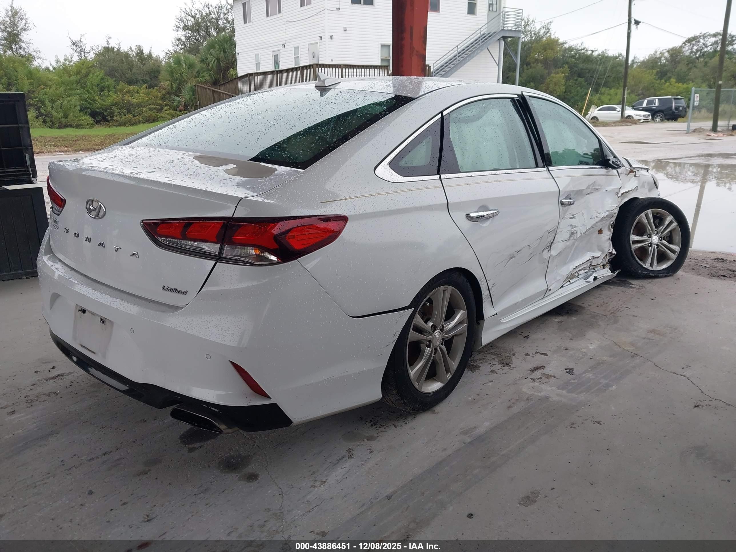 HYUNDAI SONATA image 4