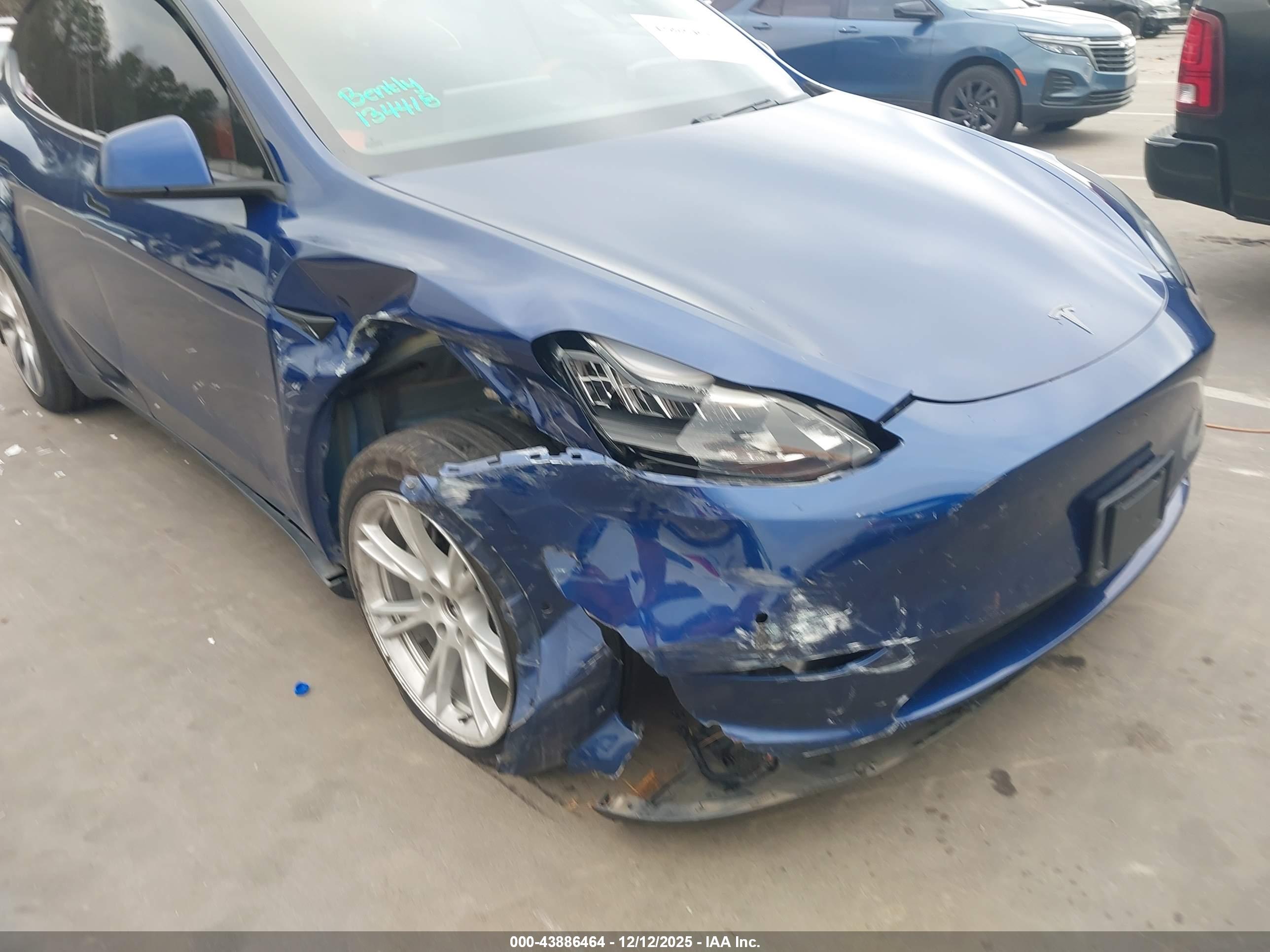 TESLA MODEL image 6