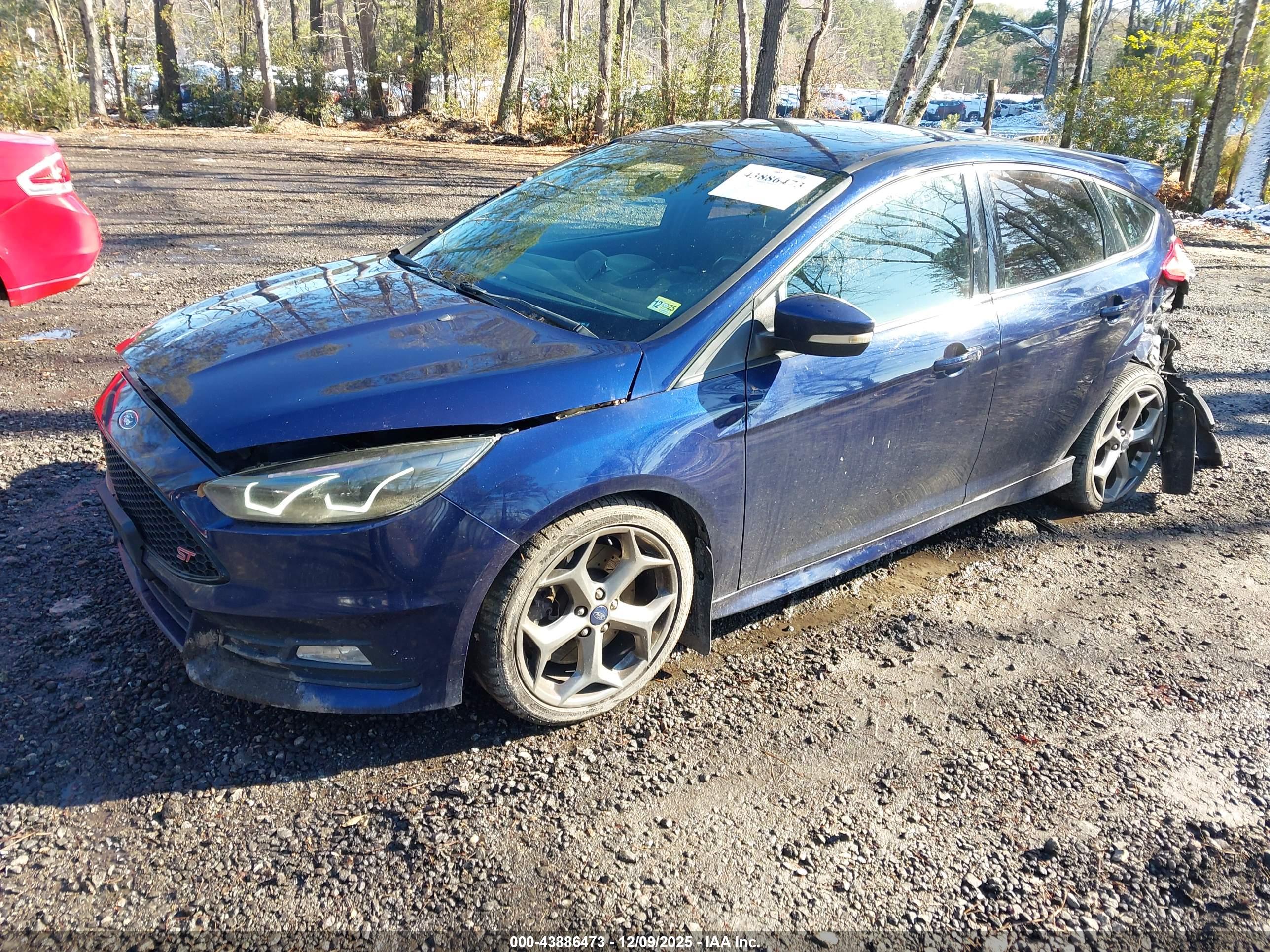 FORD FOCUS image 2