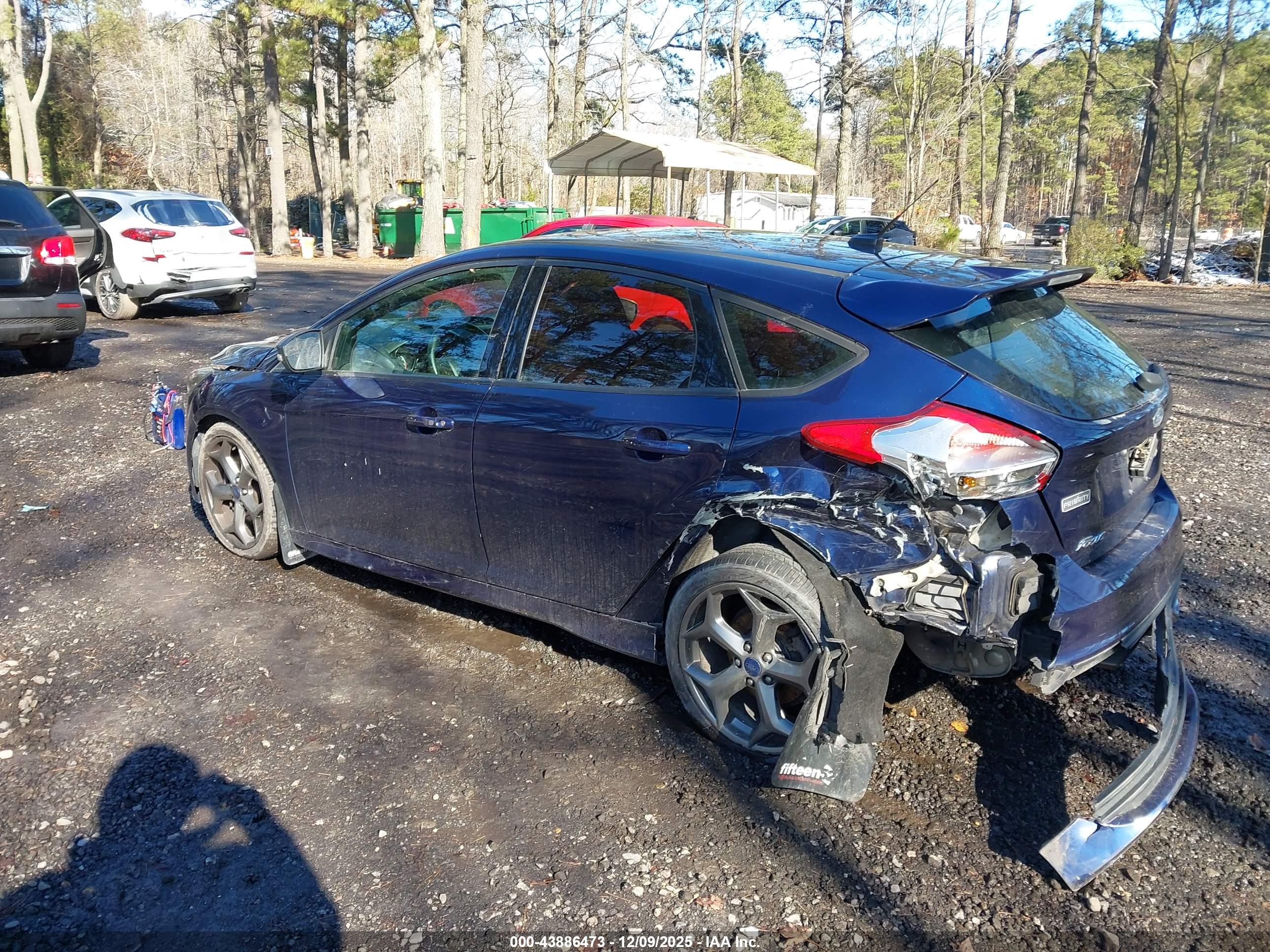 FORD FOCUS image 3