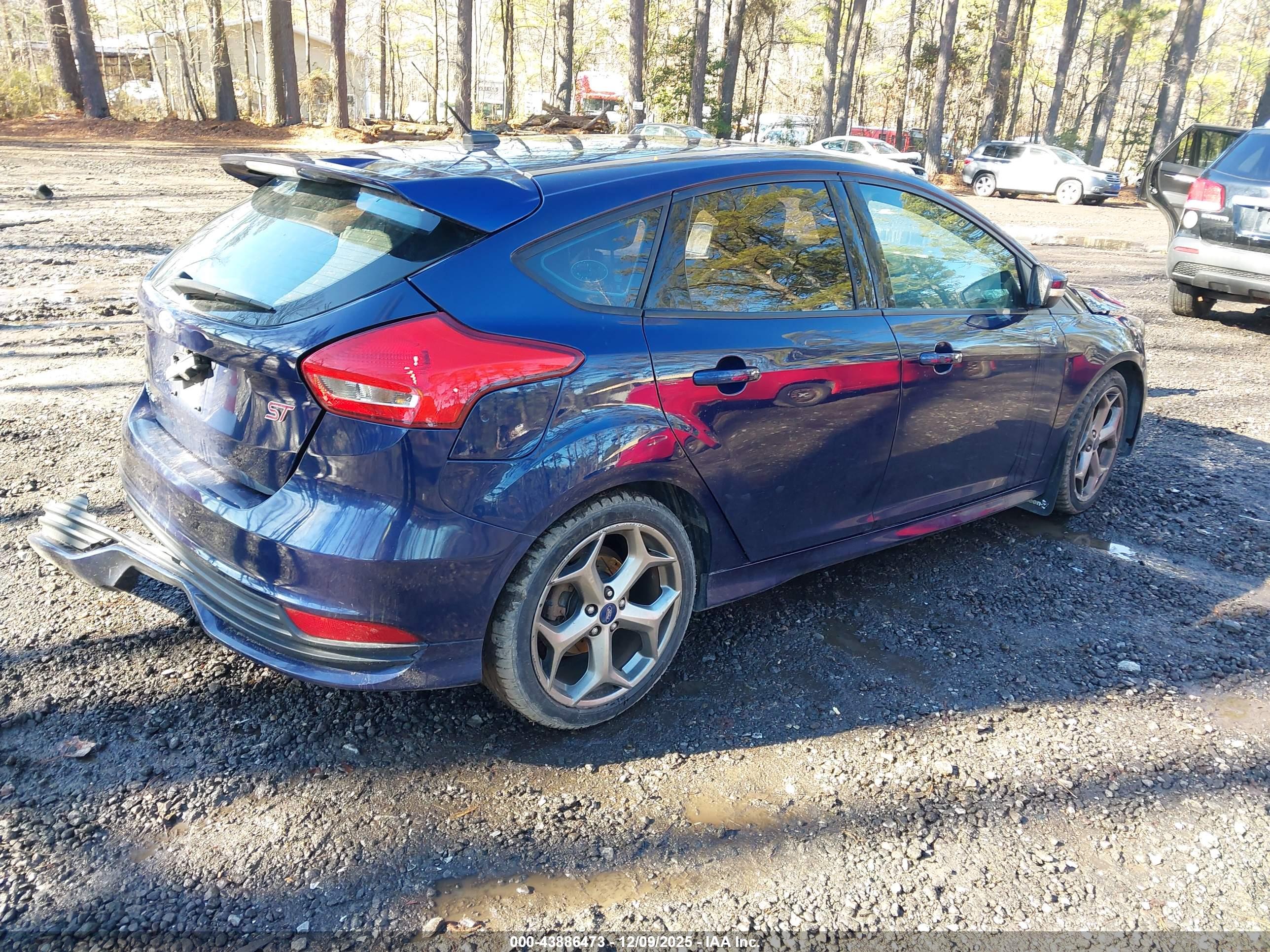 FORD FOCUS image 4