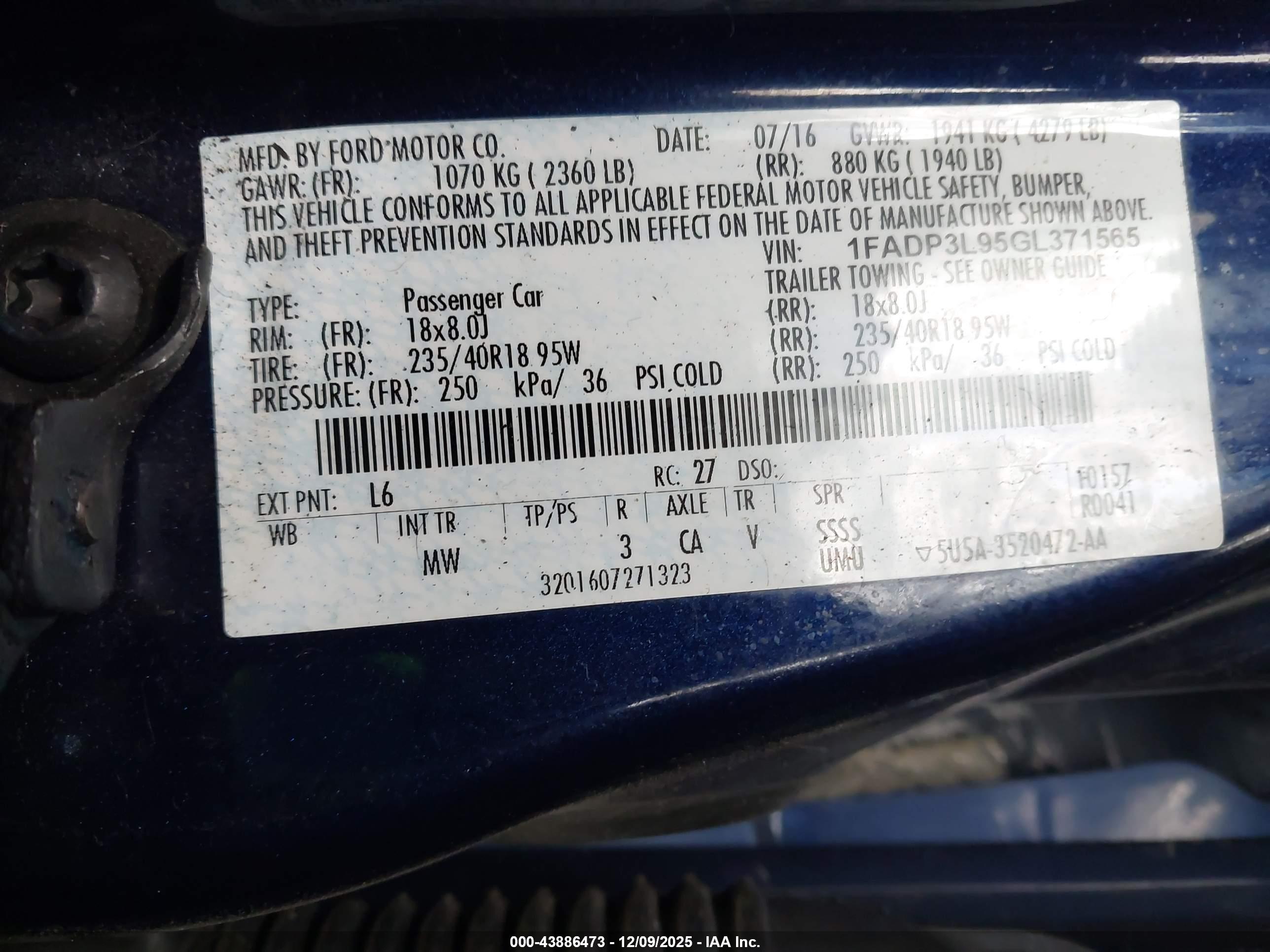 FORD FOCUS image 9