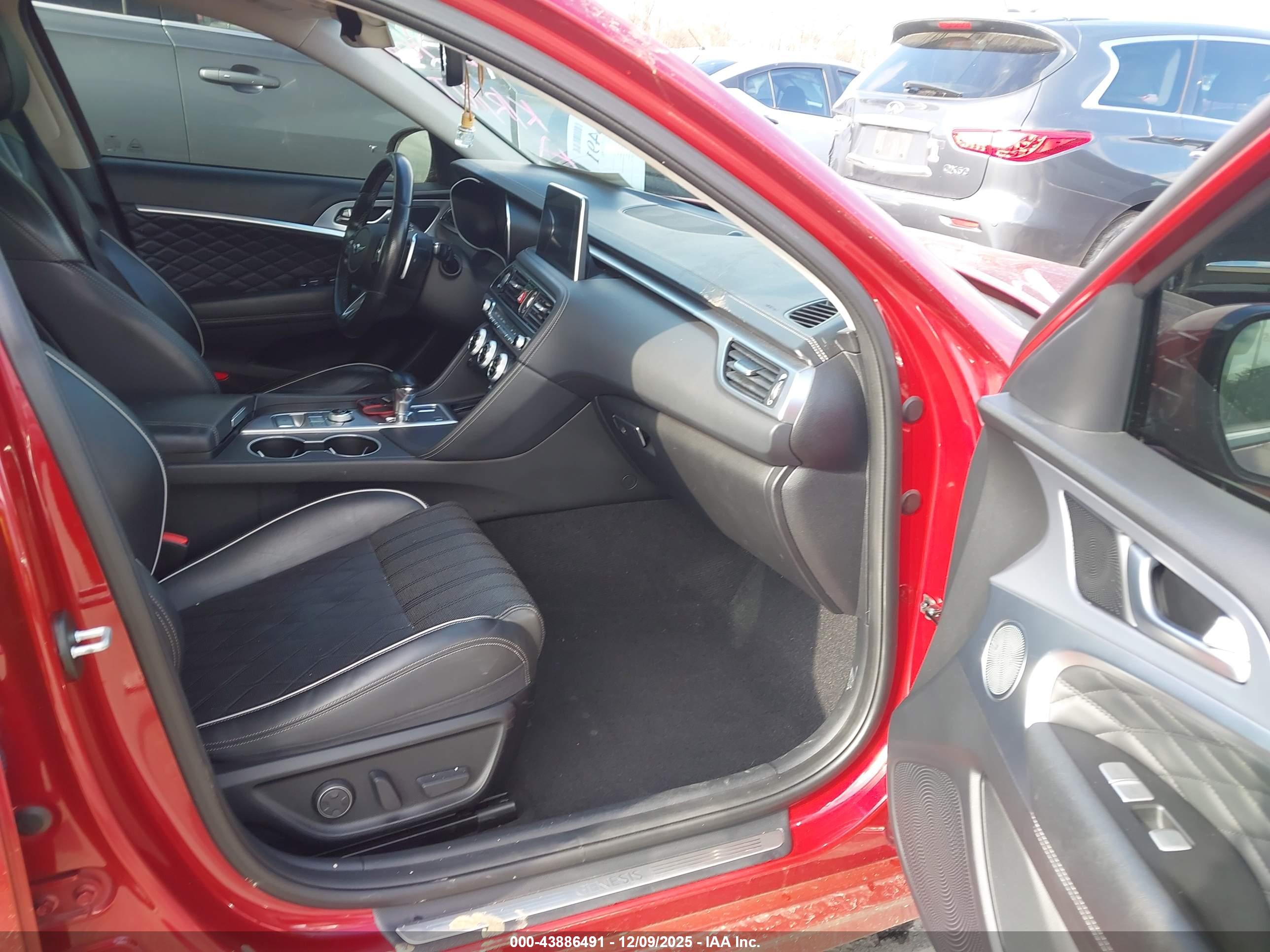 GENESIS G70 image 5
