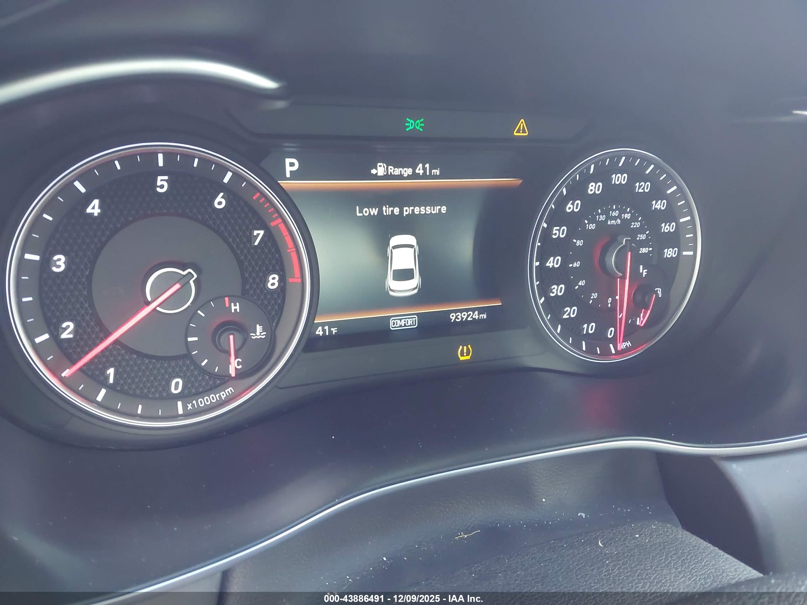 GENESIS G70 image 7