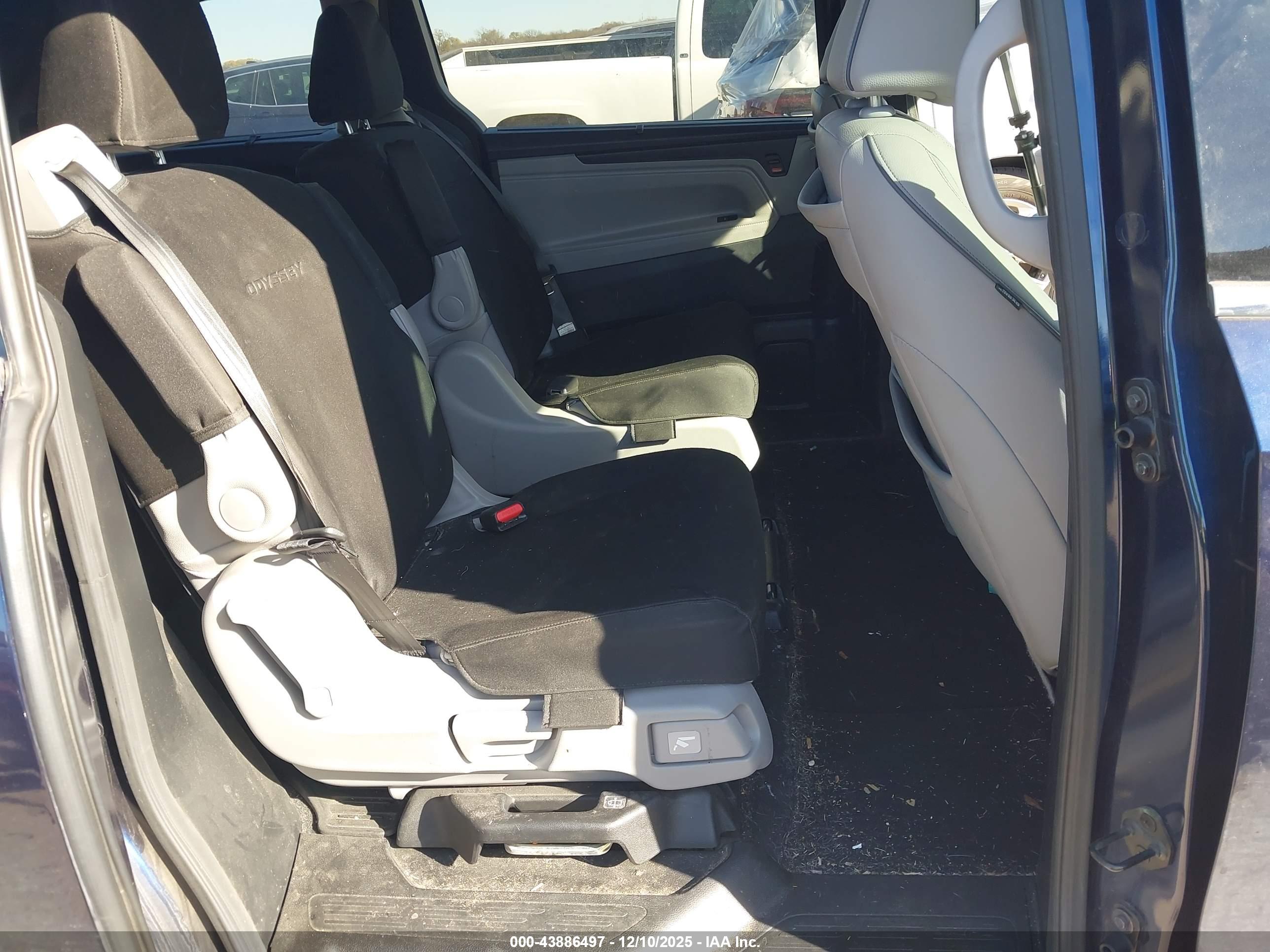 HONDA ODYSSEY image 8