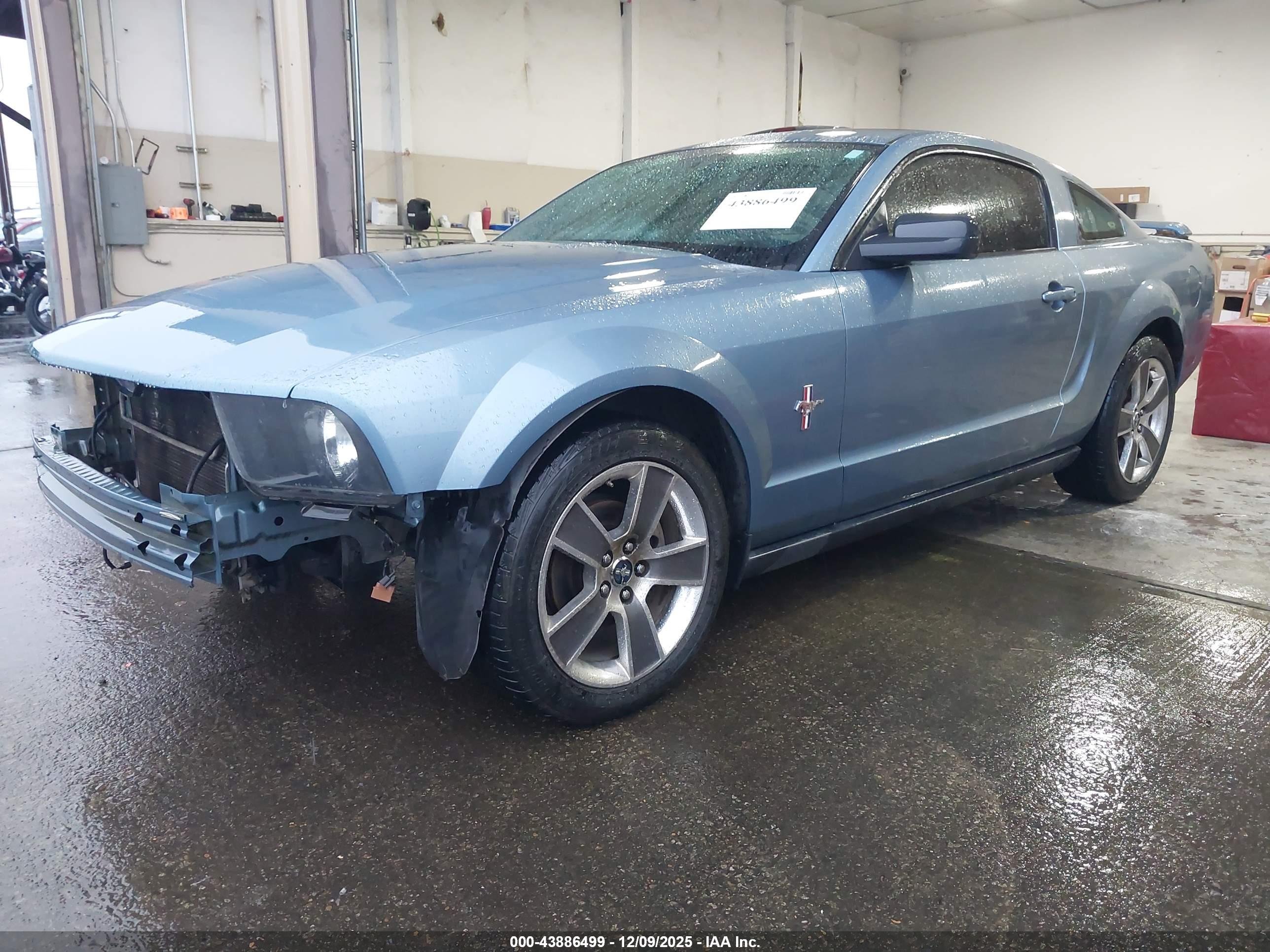 FORD MUSTANG image 2