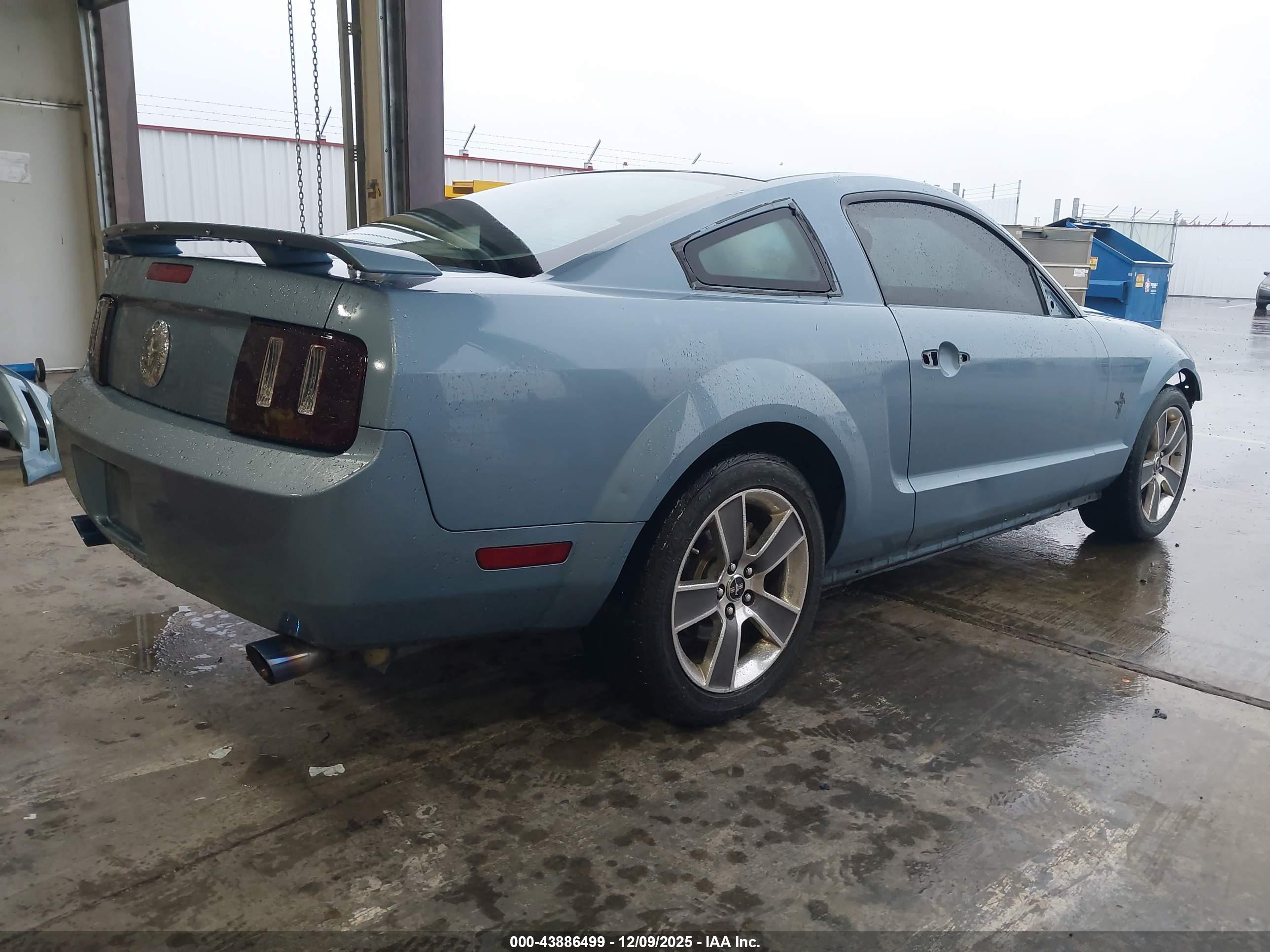 FORD MUSTANG image 4