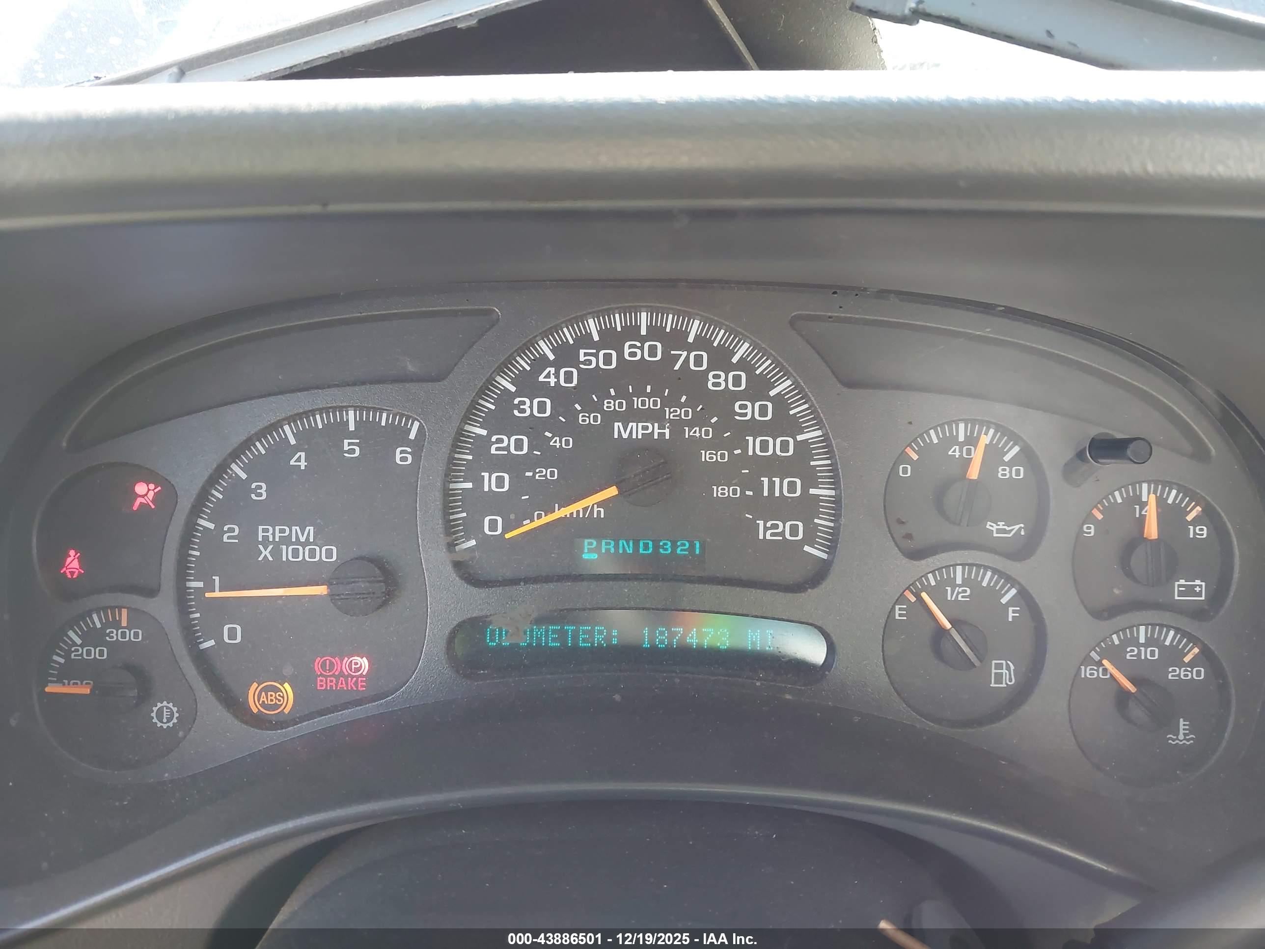 CHEVROLET SILVERADO image 7