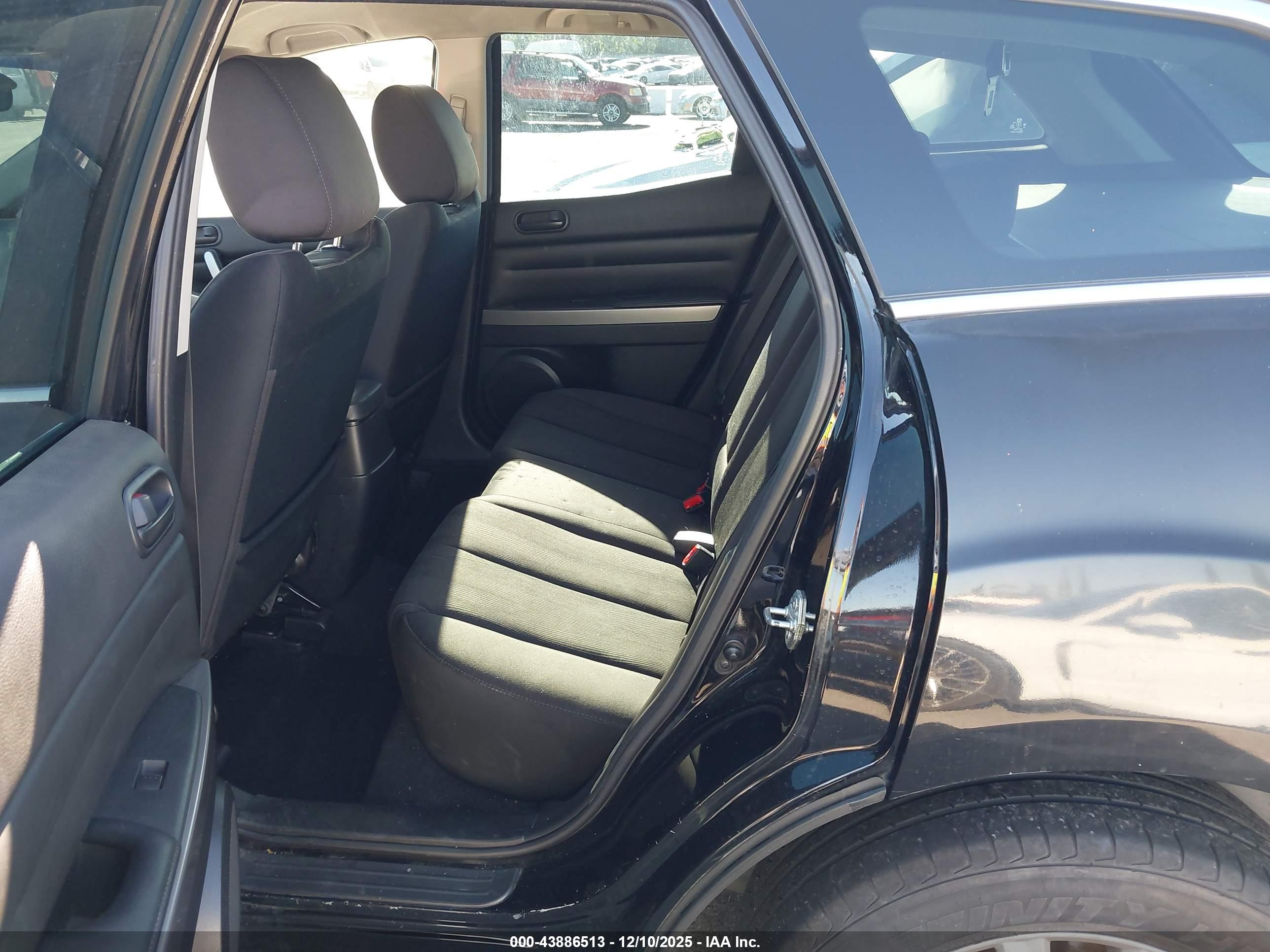 MAZDA CX-7 image 8