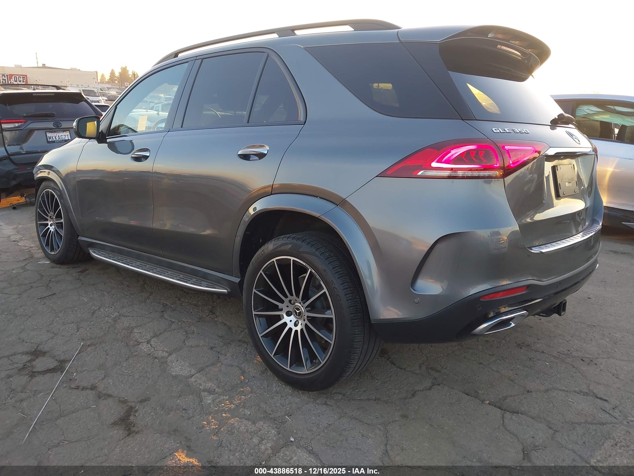 MERCEDES-BENZ GLE image 3