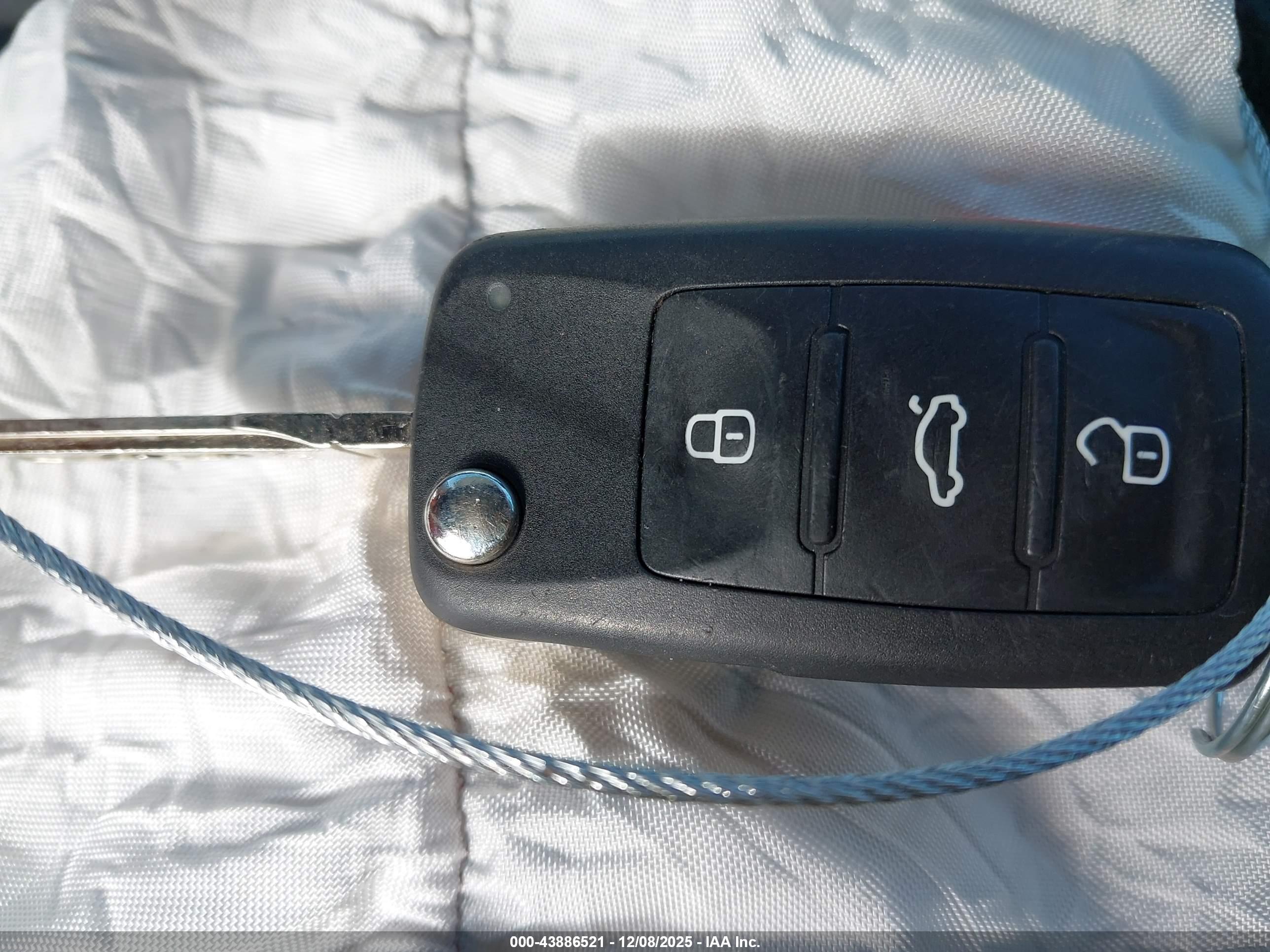 VOLKSWAGEN PASSAT image 11