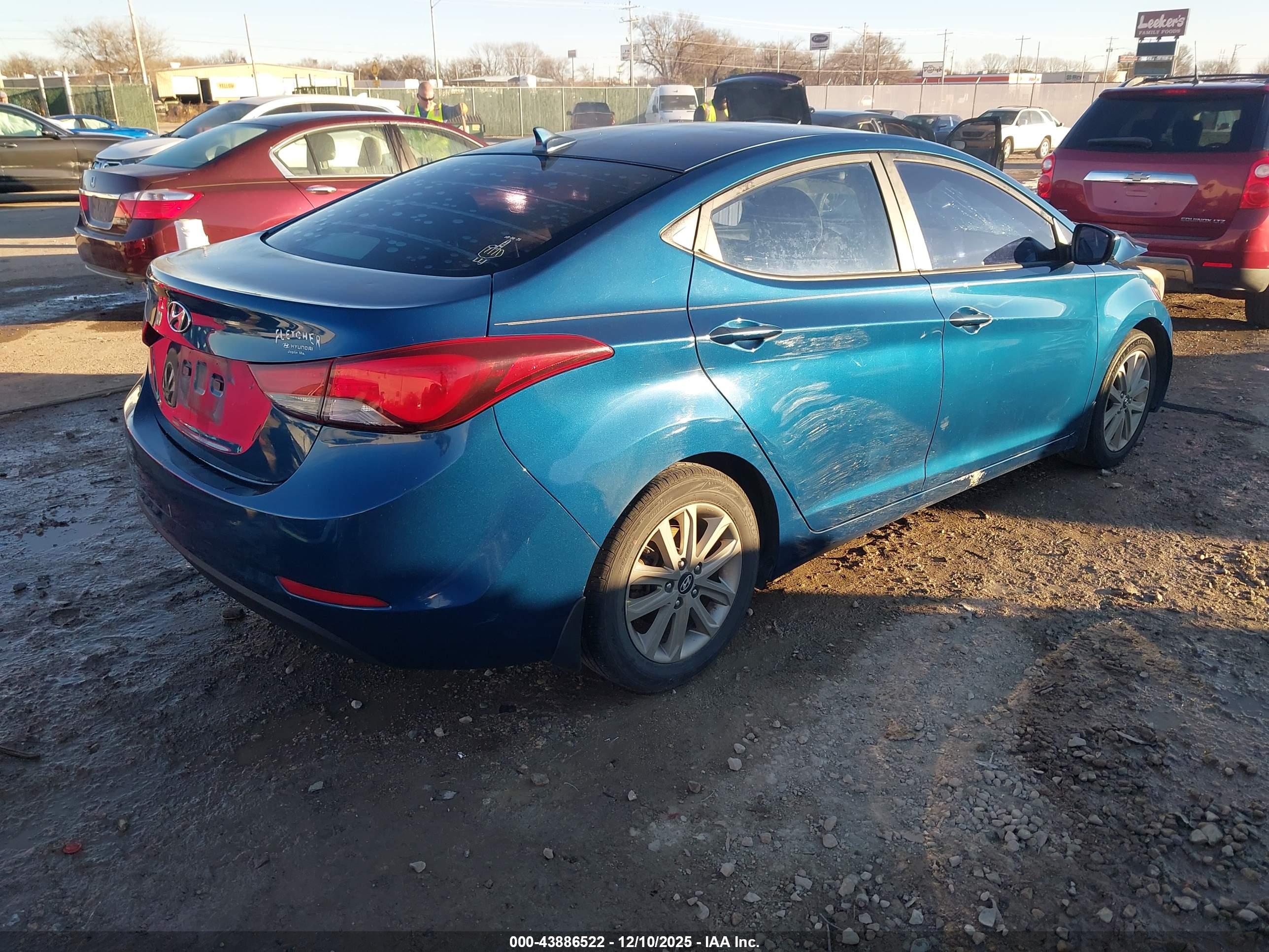 HYUNDAI ELANTRA image 4