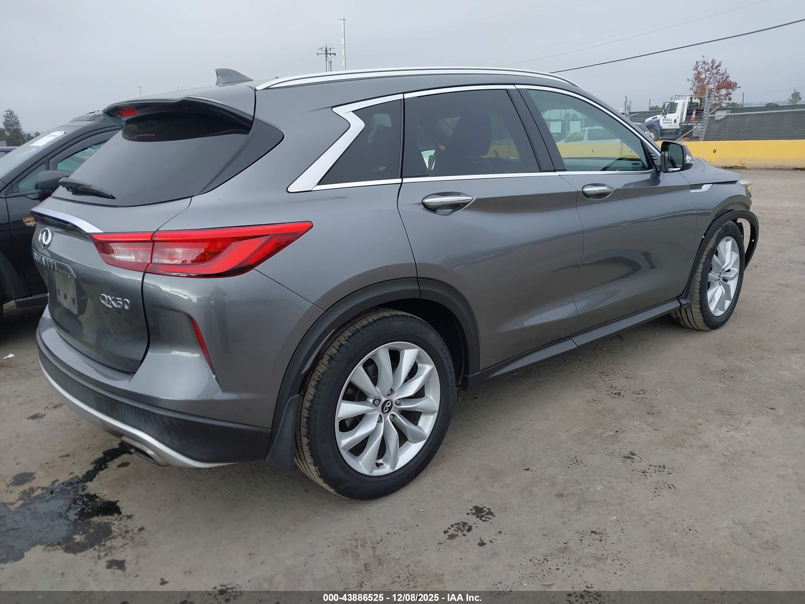INFINITI QX50 image 4
