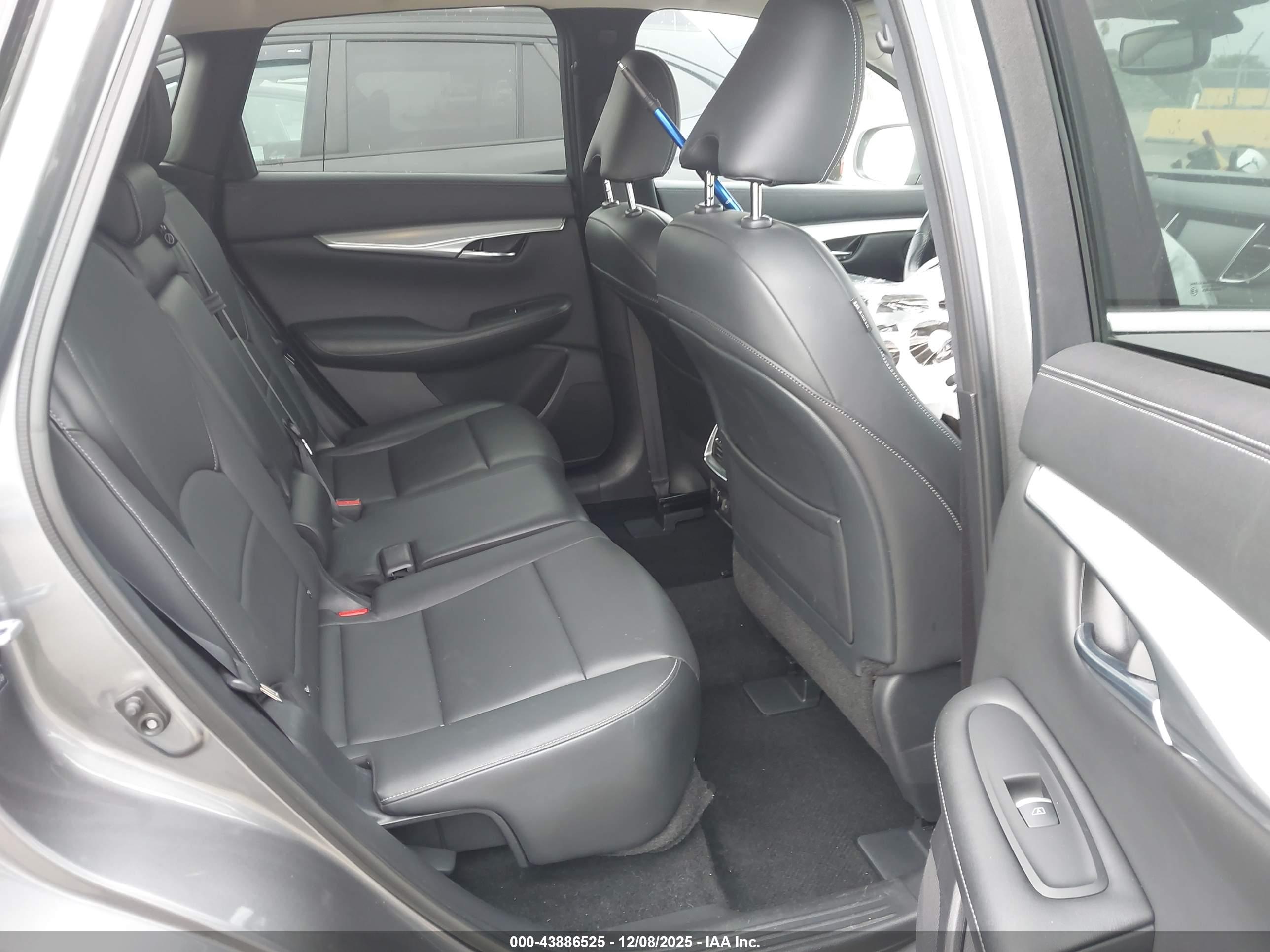 INFINITI QX50 image 8