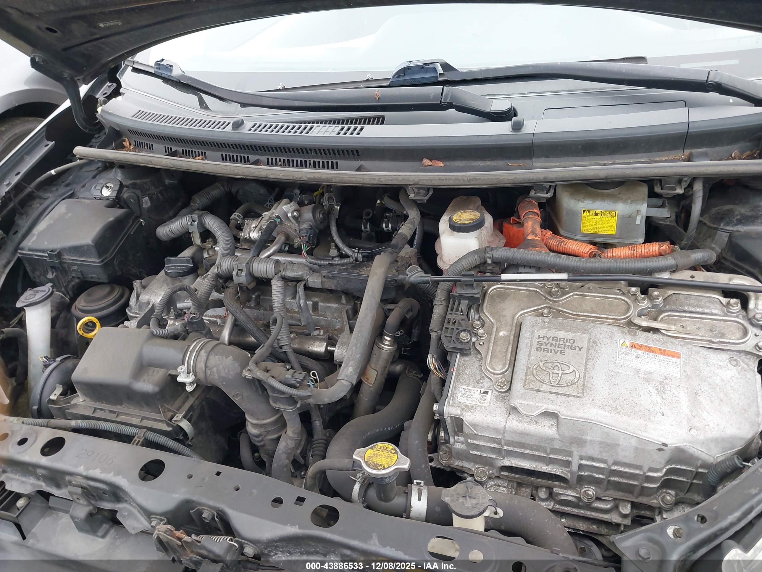 TOYOTA PRIUS image 10