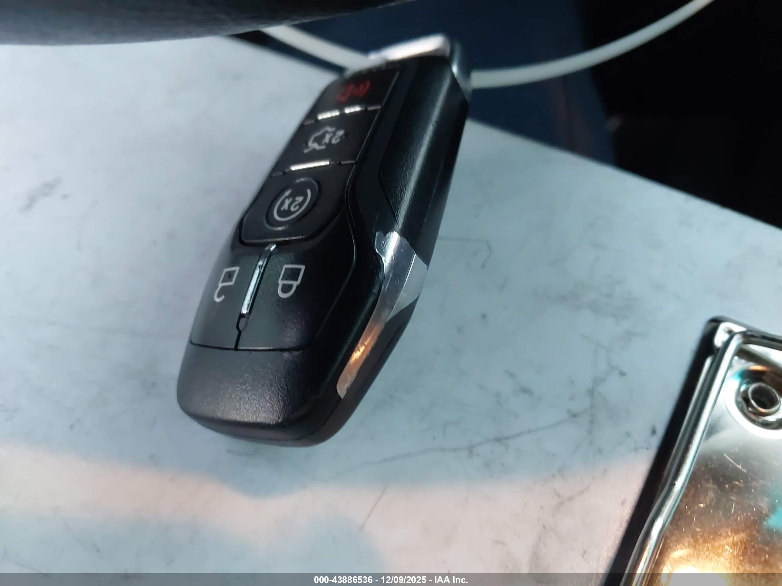 FORD EXPLORER image 11