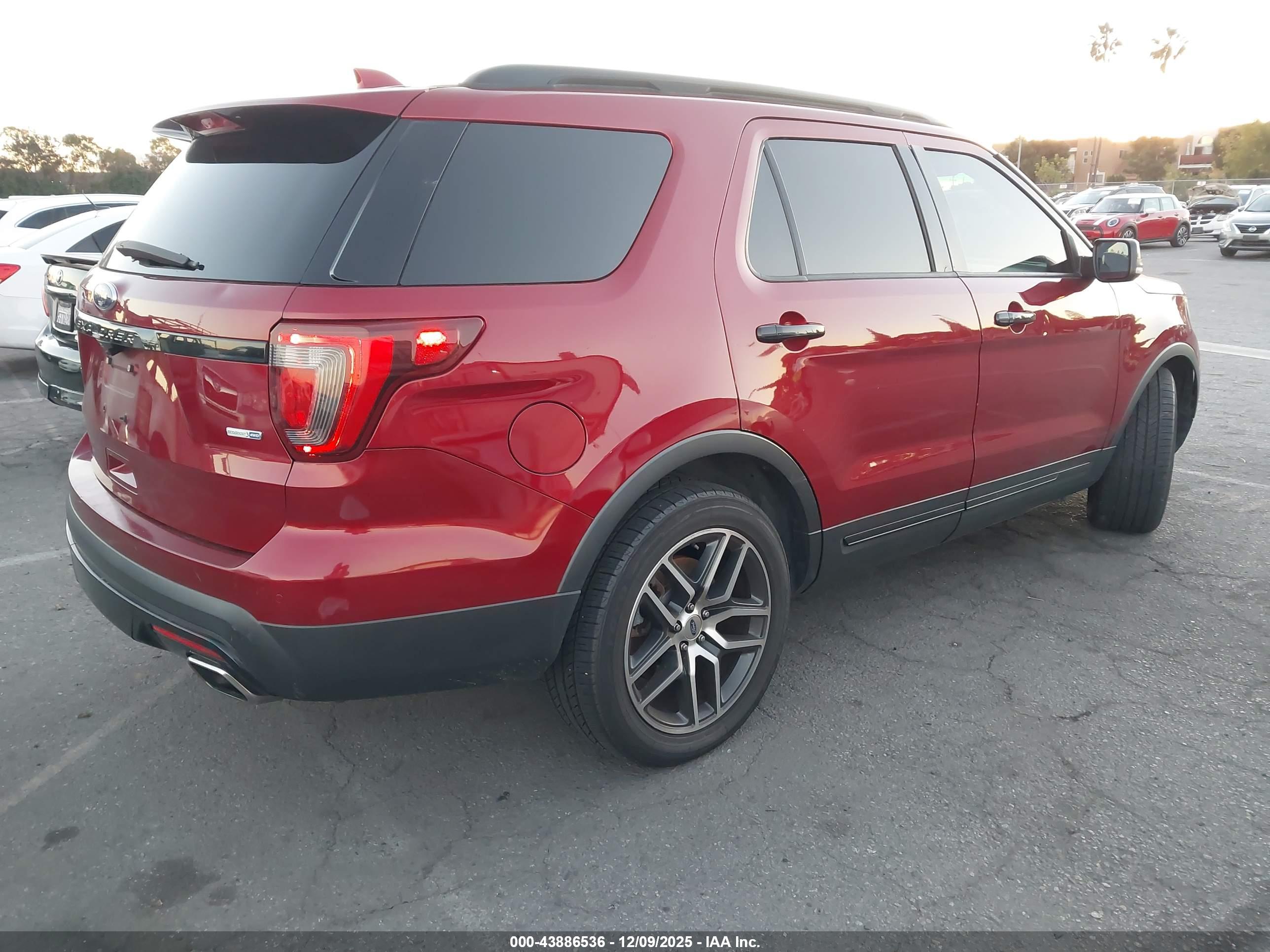 FORD EXPLORER image 4