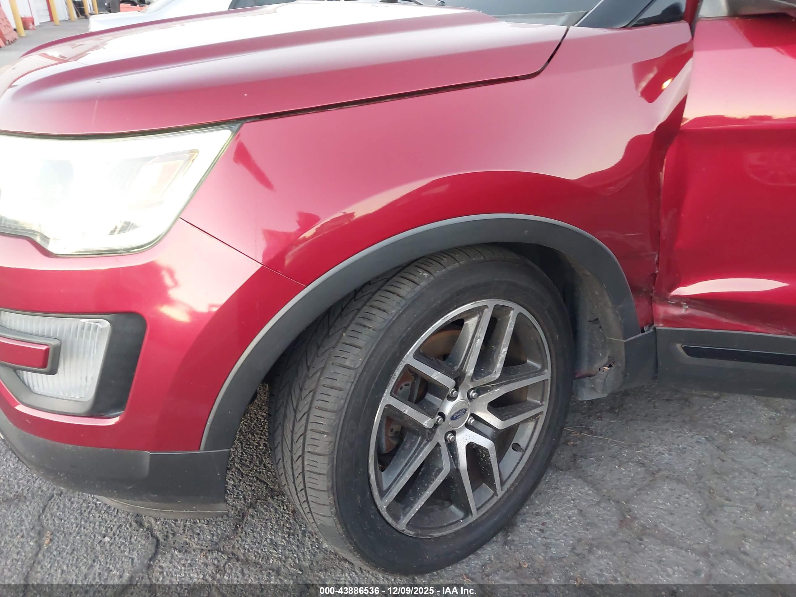 FORD EXPLORER image 6
