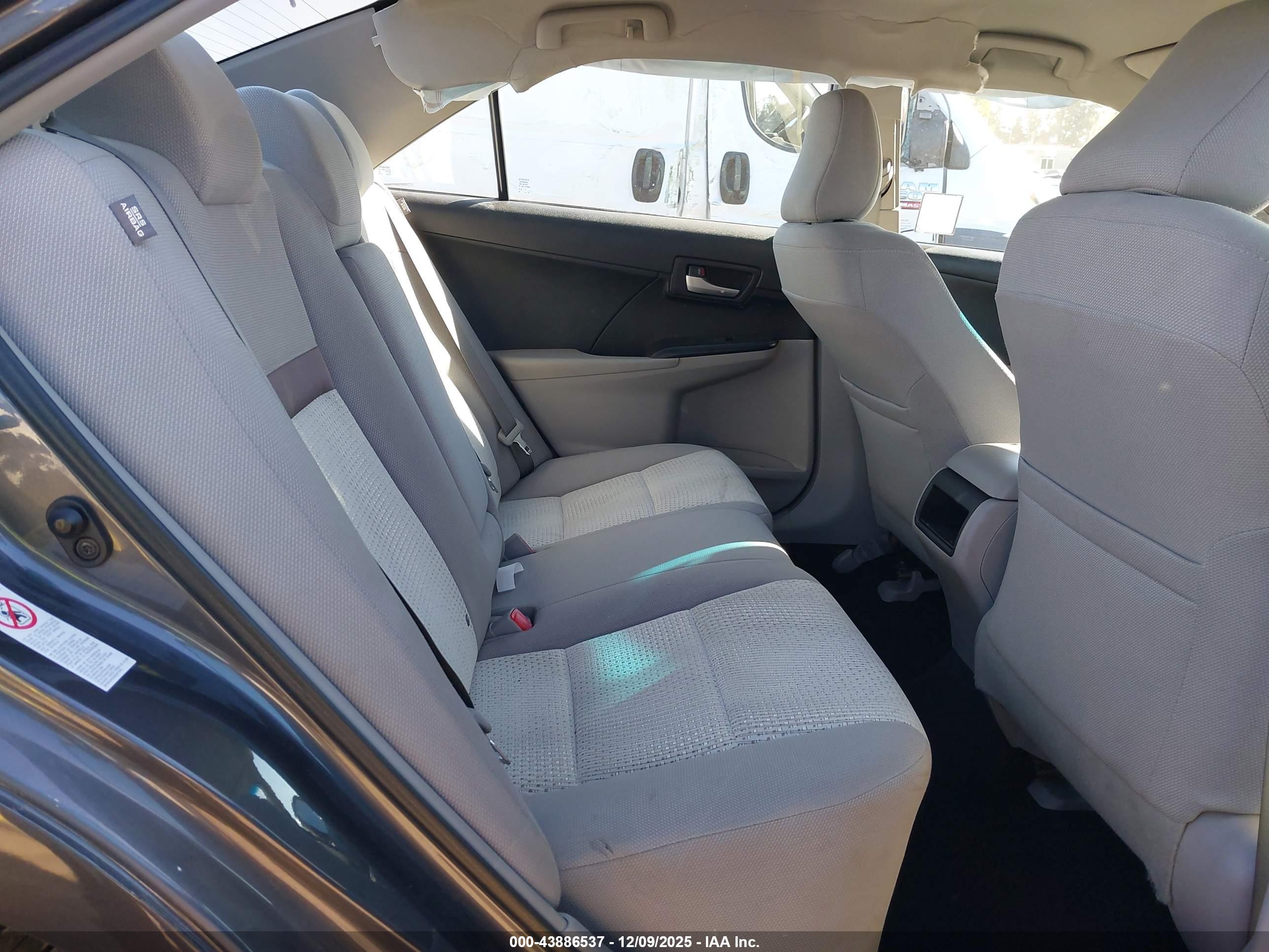 TOYOTA CAMRY image 8