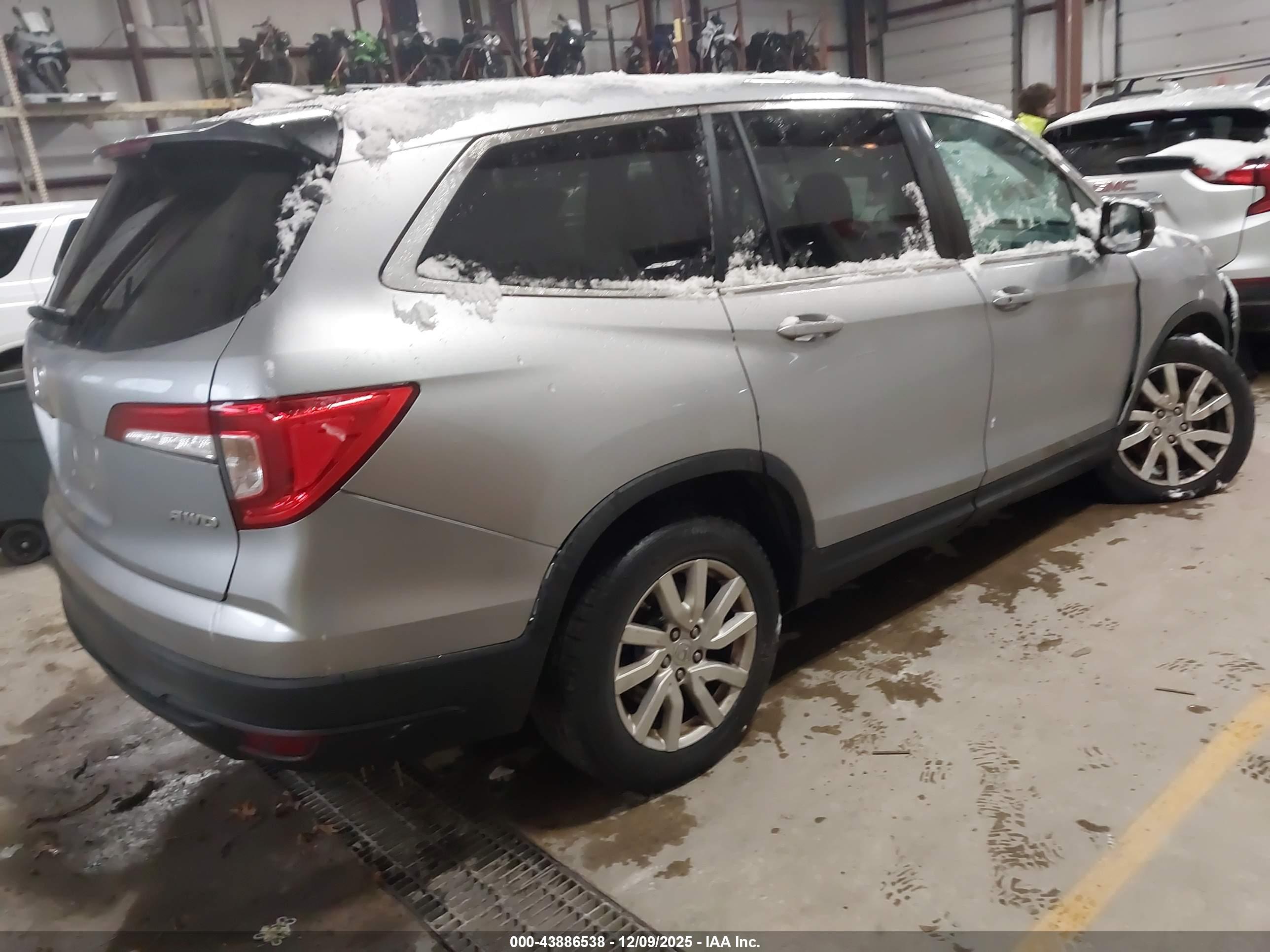 HONDA PILOT image 4