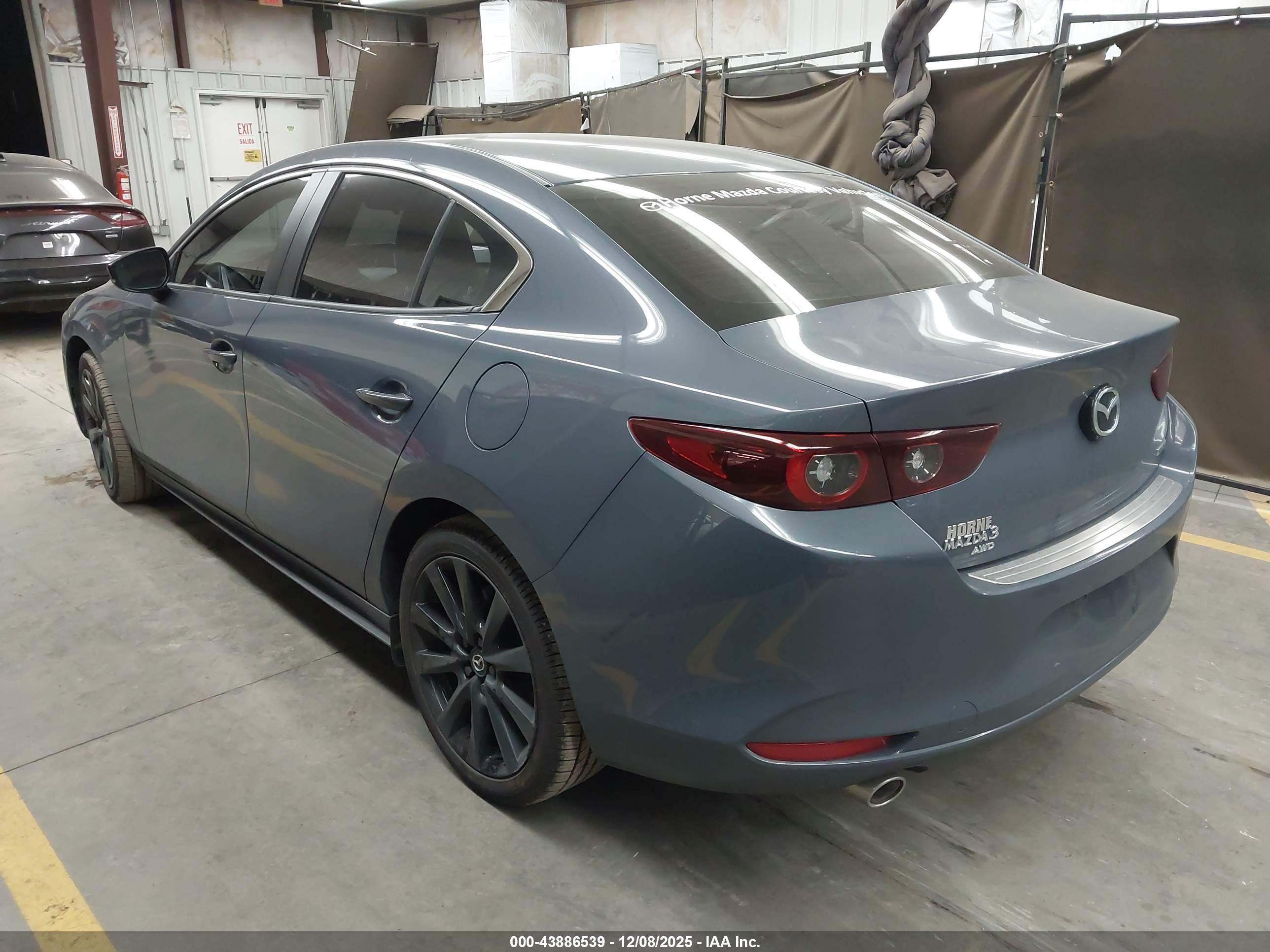 MAZDA MAZDA3 image 3