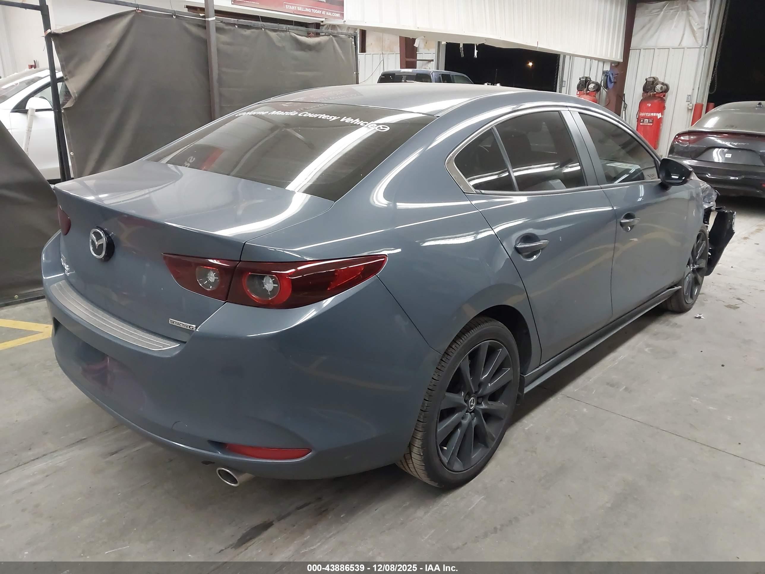 MAZDA MAZDA3 image 4