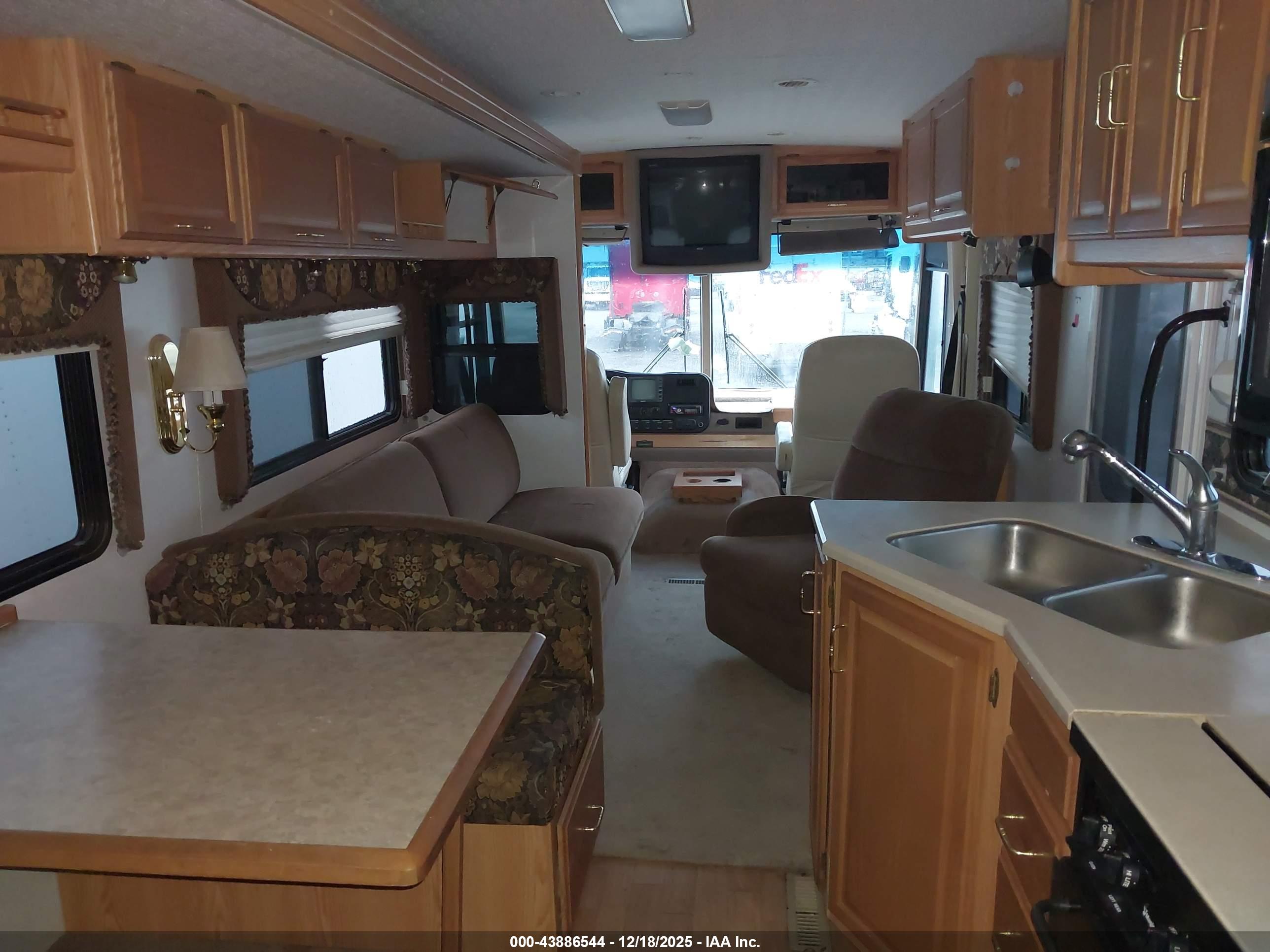 FORD F550 image 5