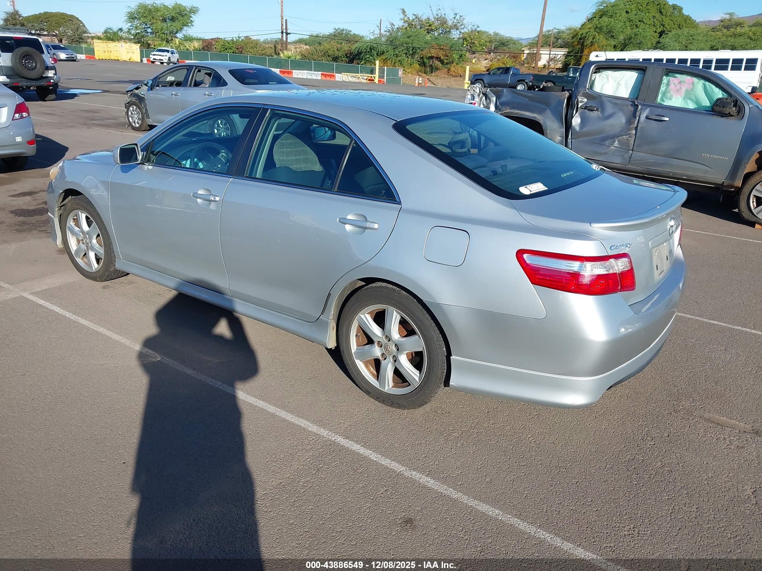 TOYOTA CAMRY image 3