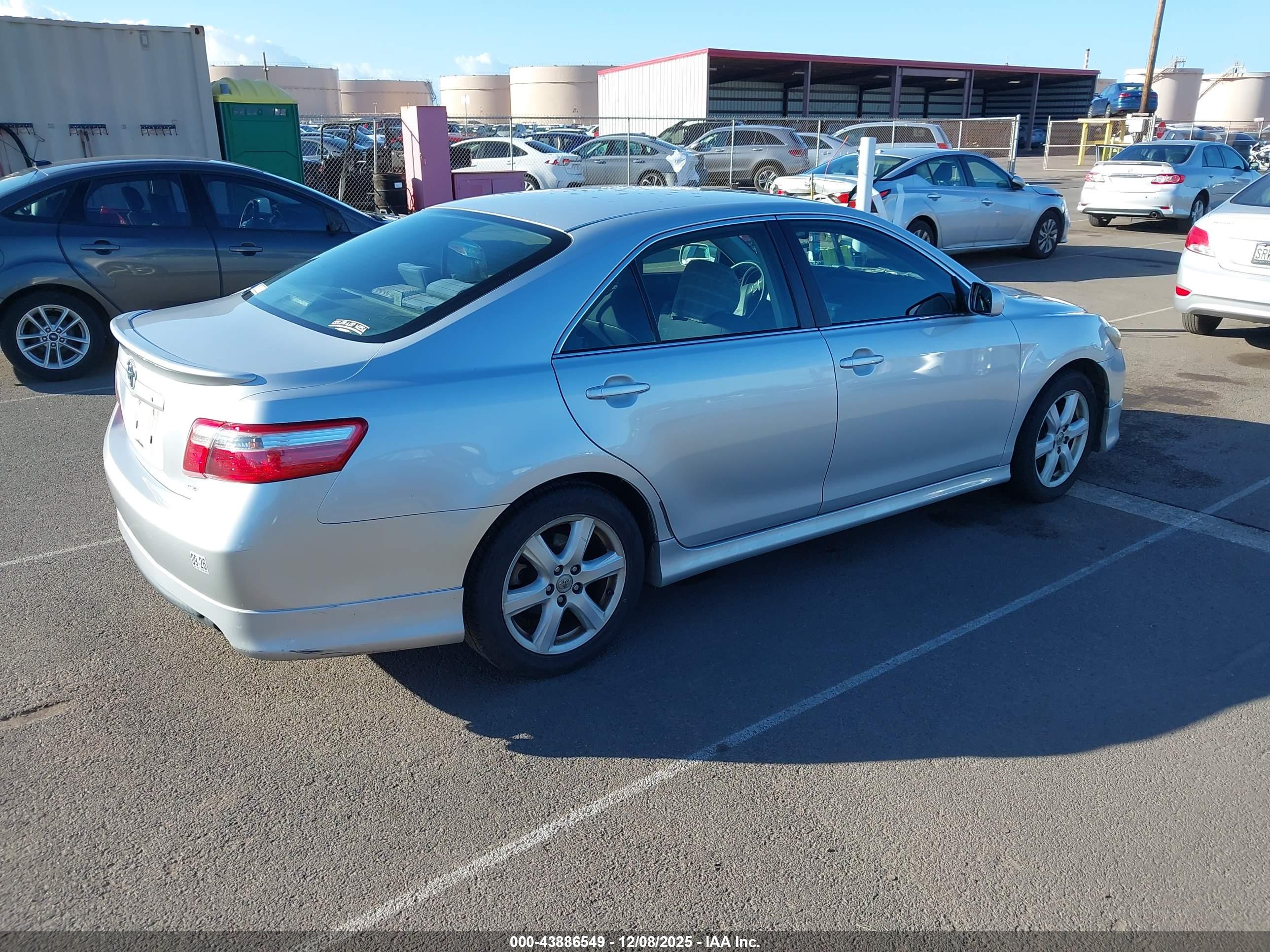 TOYOTA CAMRY image 4