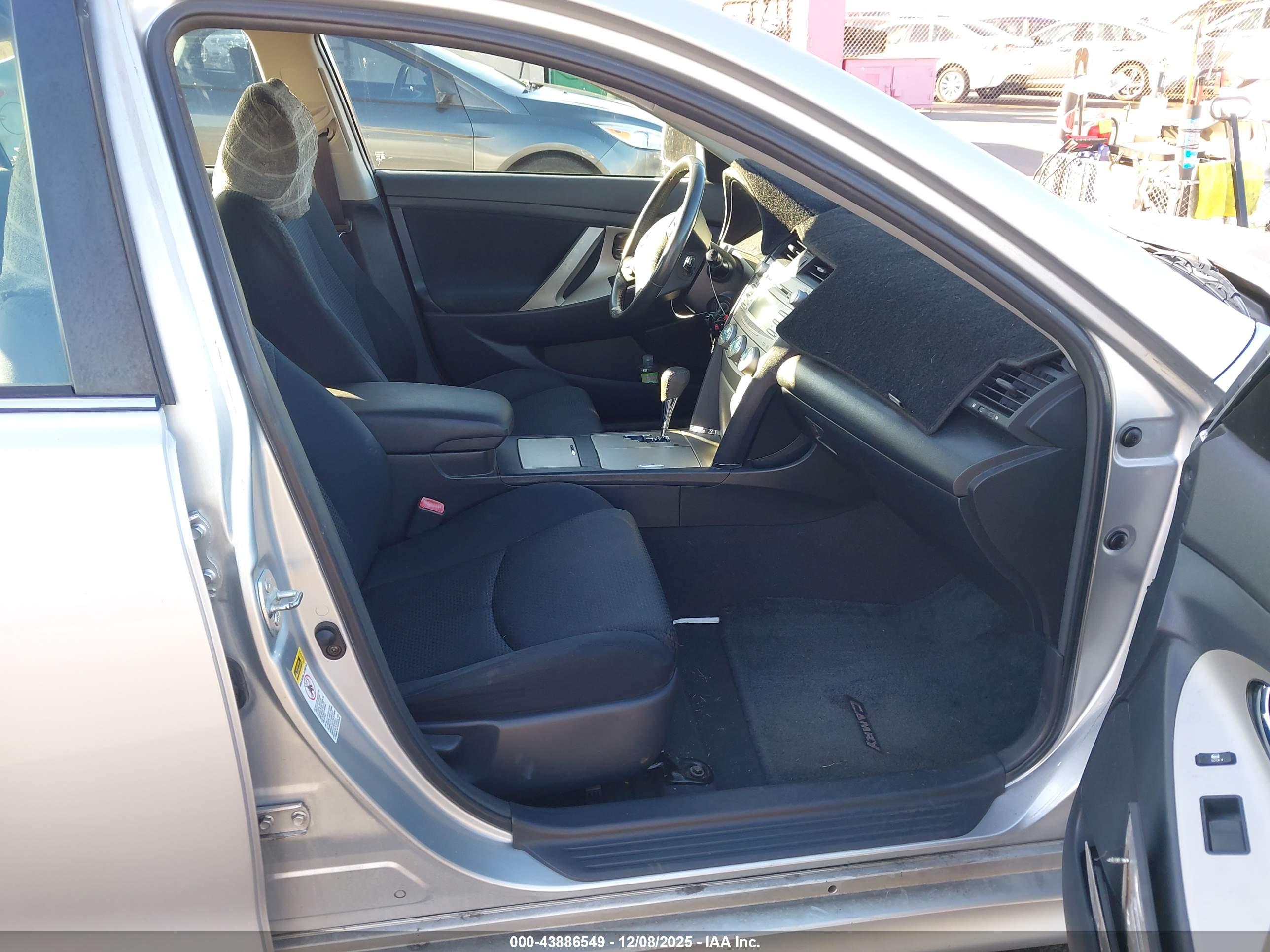 TOYOTA CAMRY image 5