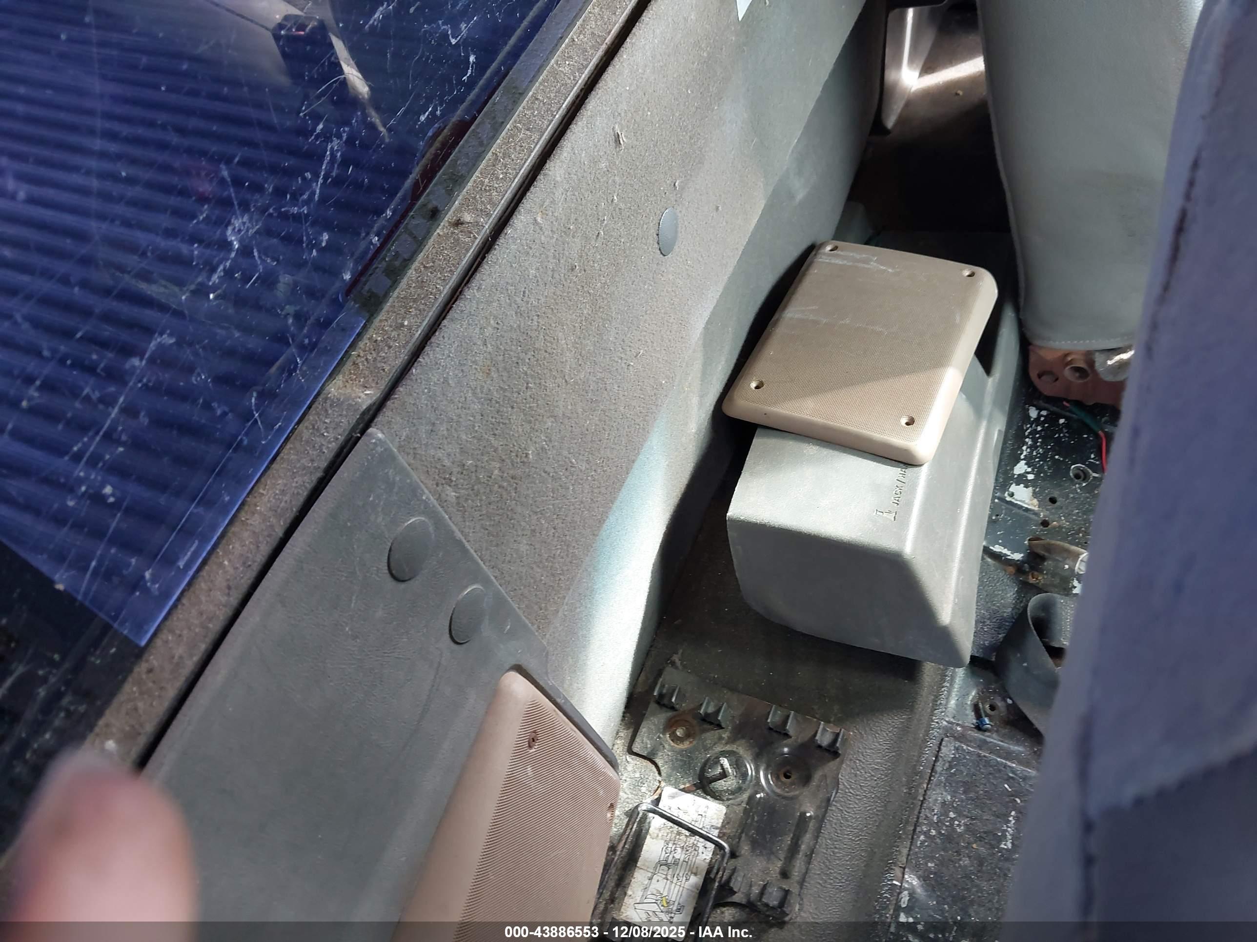 FORD RANGER image 8