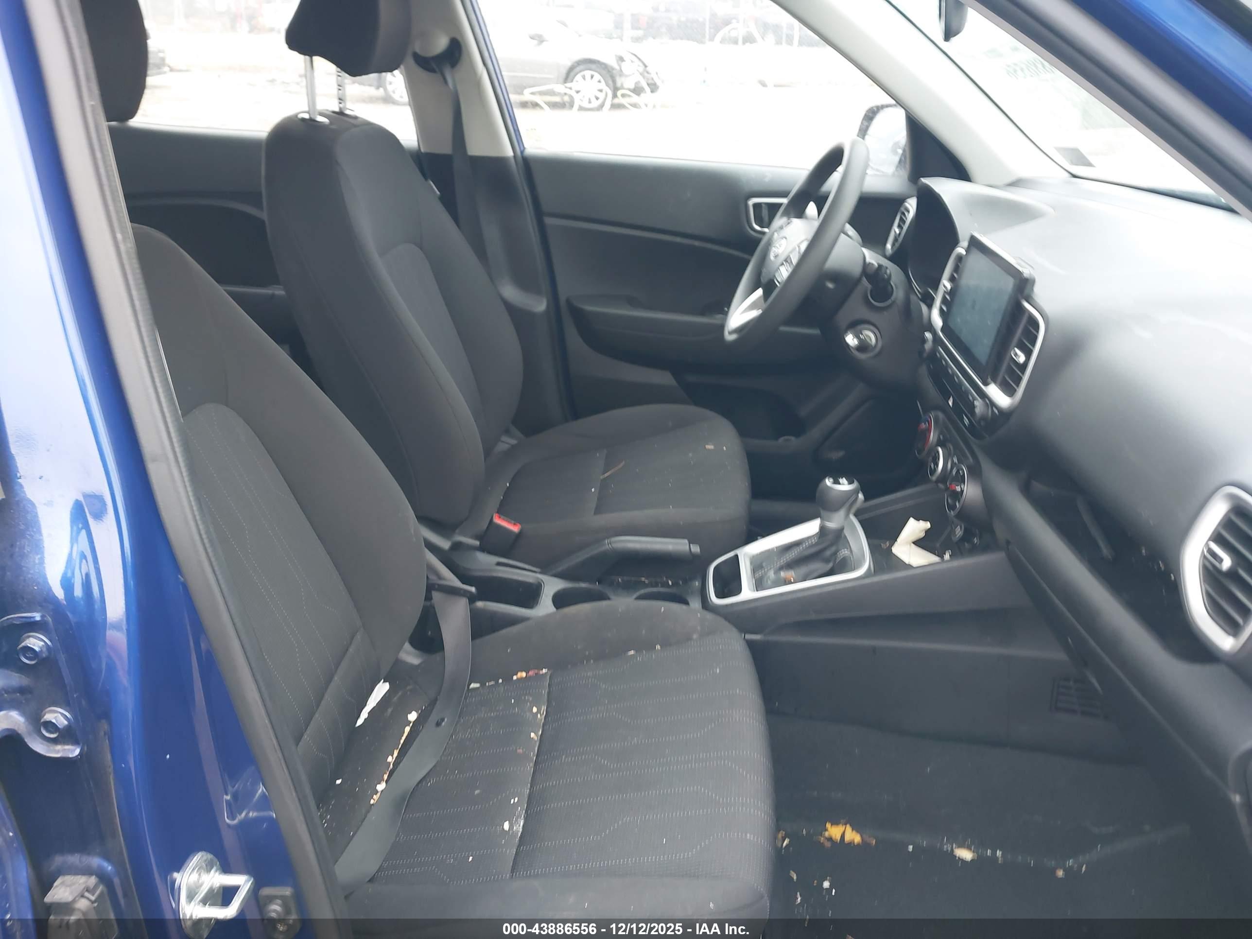 HYUNDAI VENUE image 5
