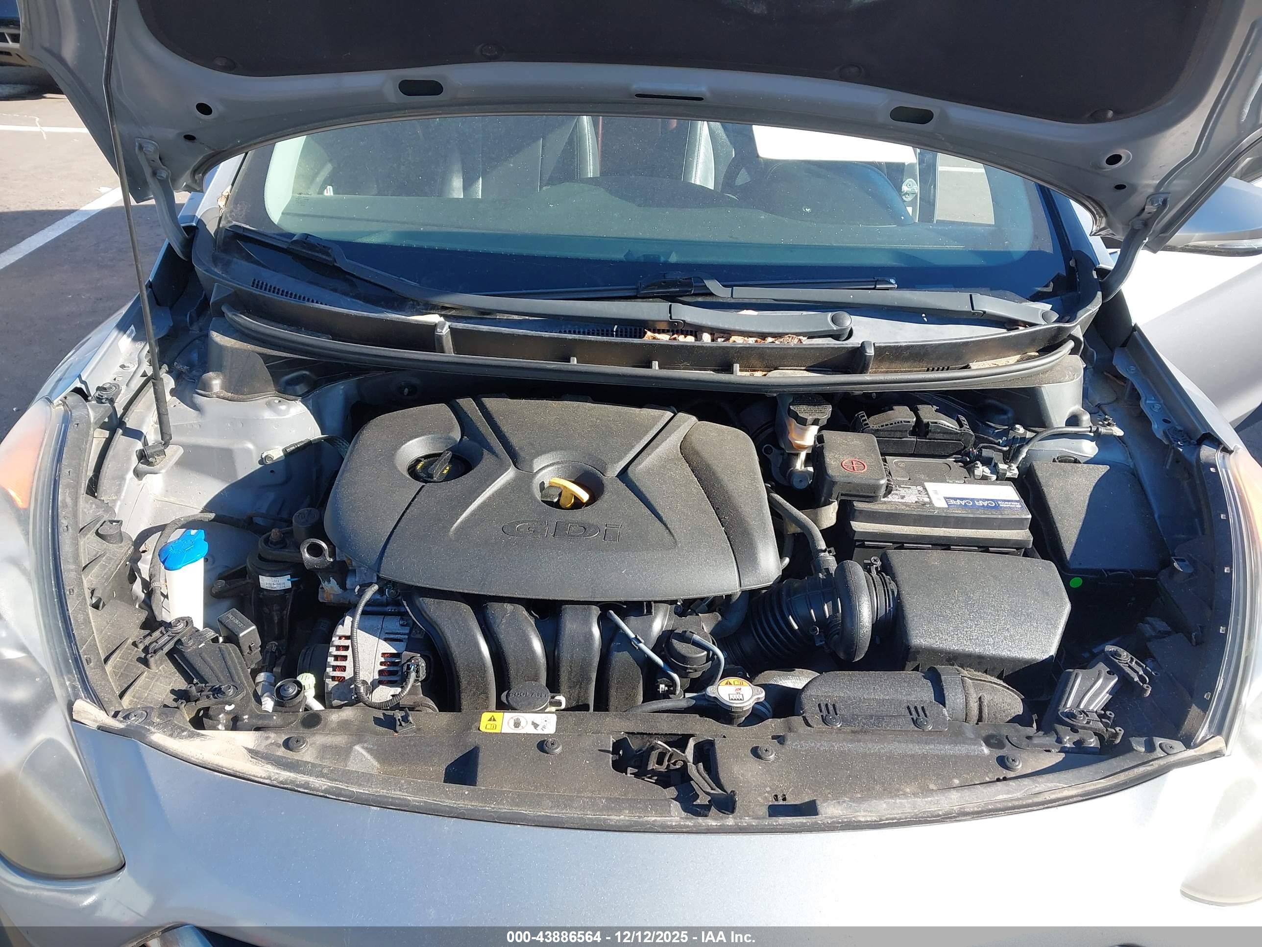 HYUNDAI ELANTRA image 10