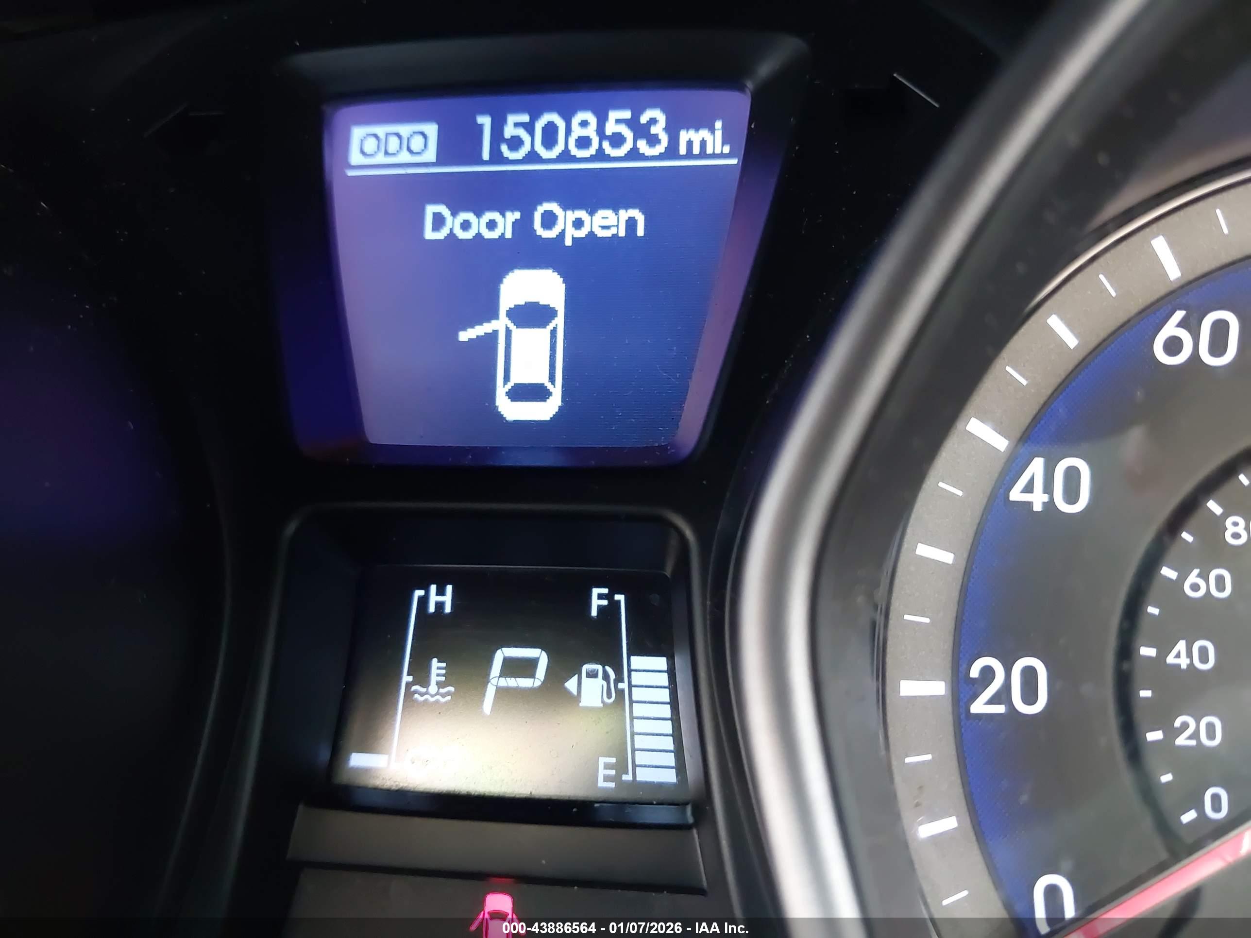 HYUNDAI ELANTRA image 7