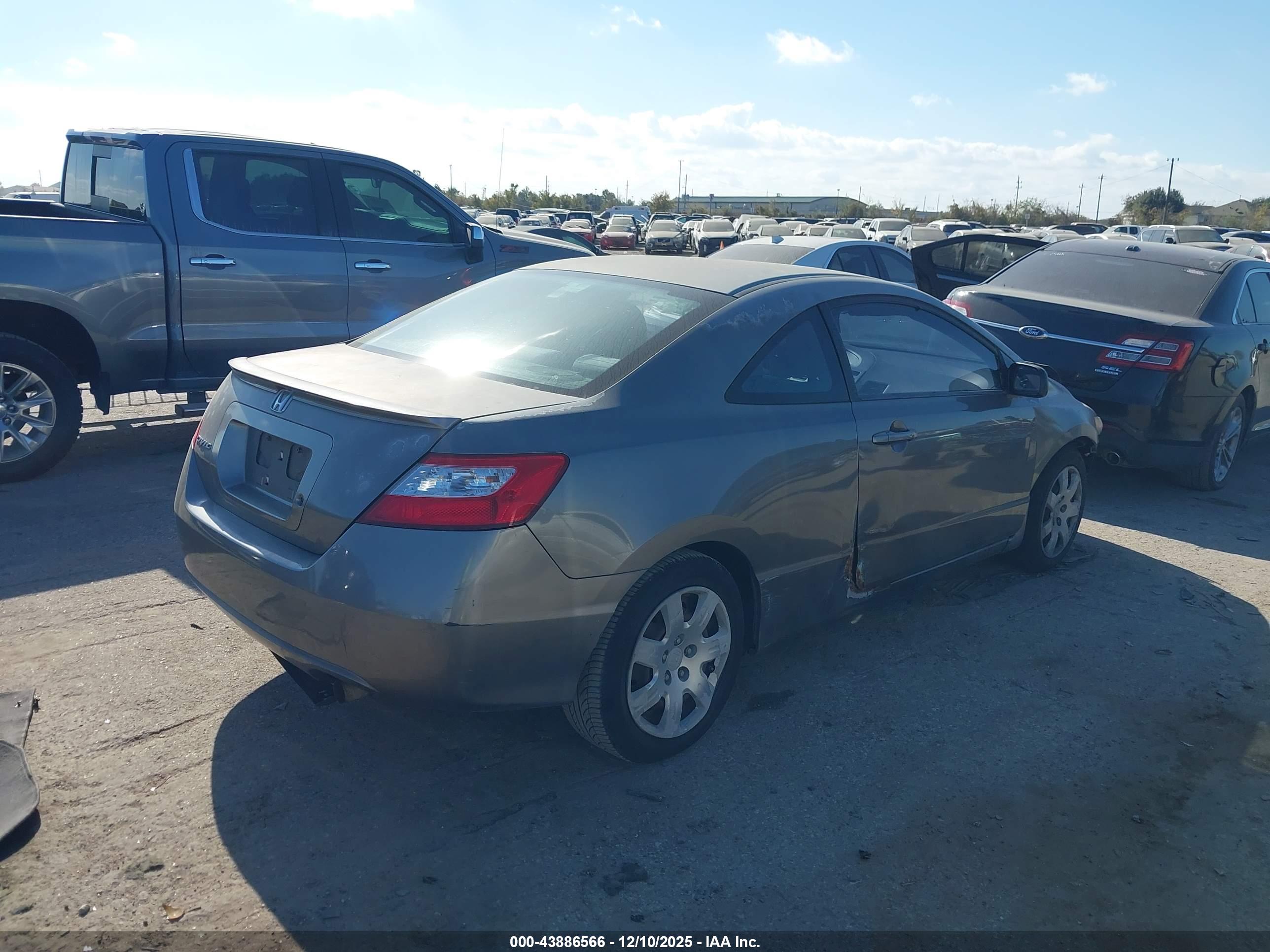 HONDA CIVIC image 4