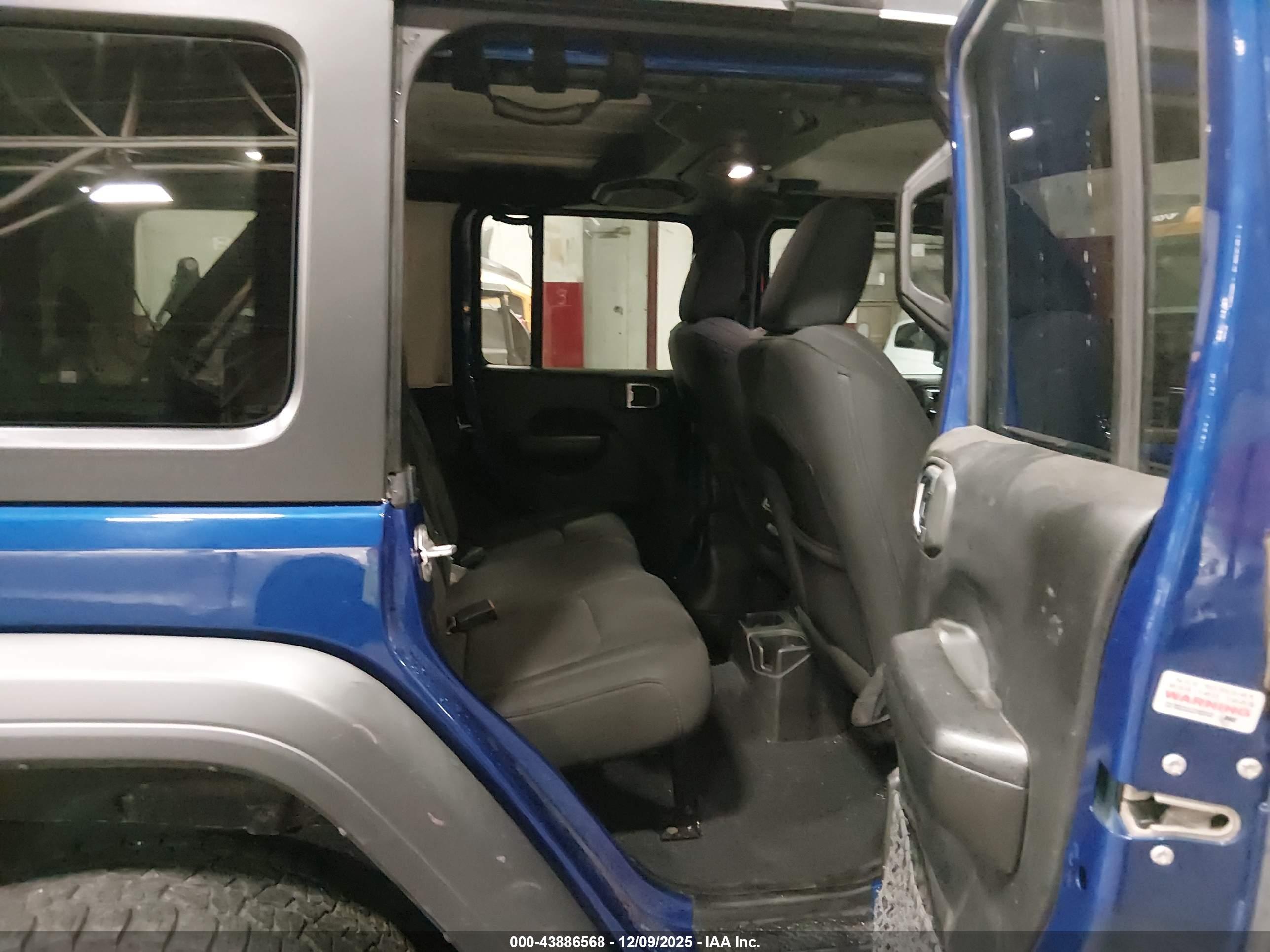 JEEP WRANGLER image 8