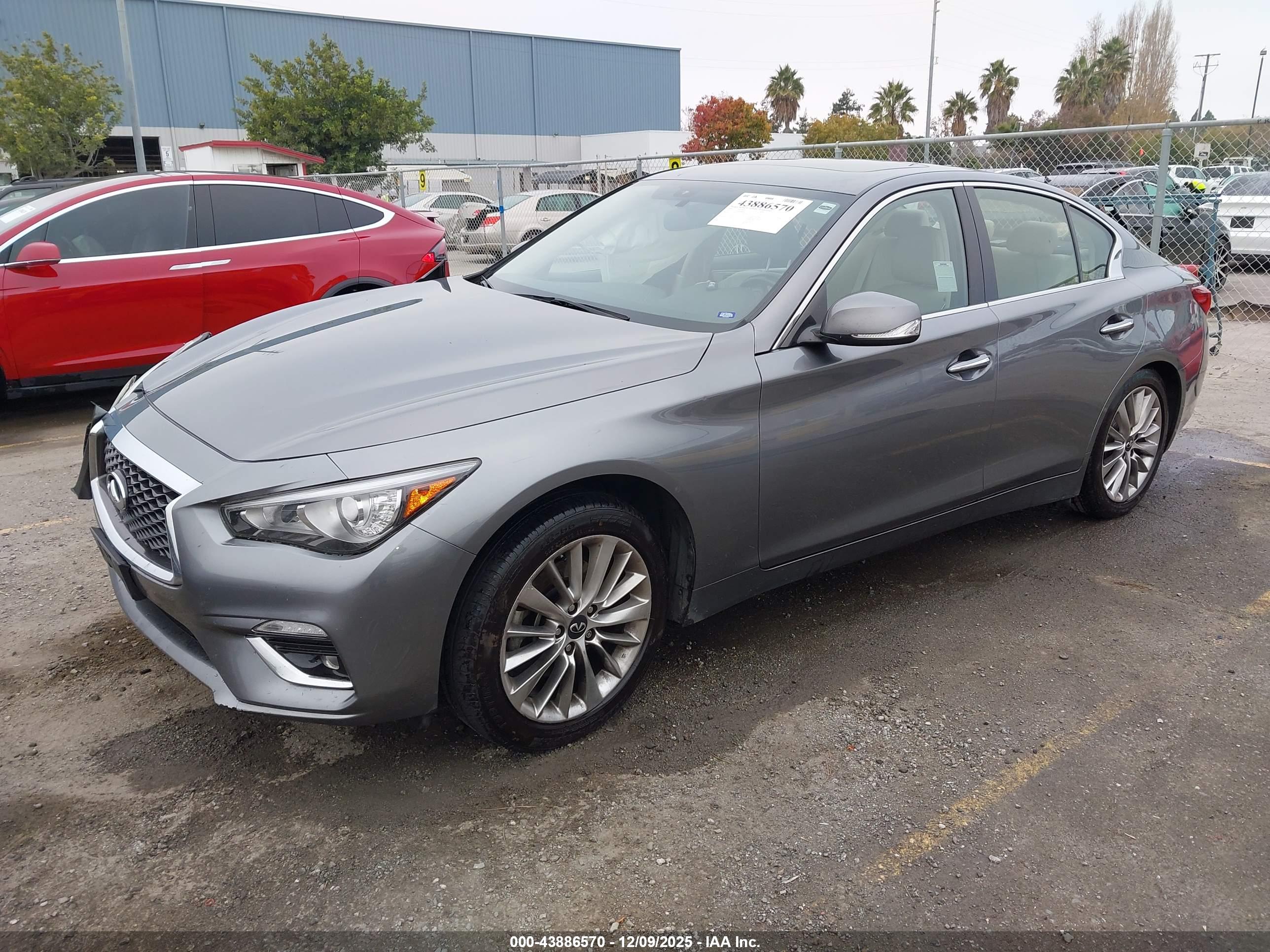 INFINITI Q50 image 2