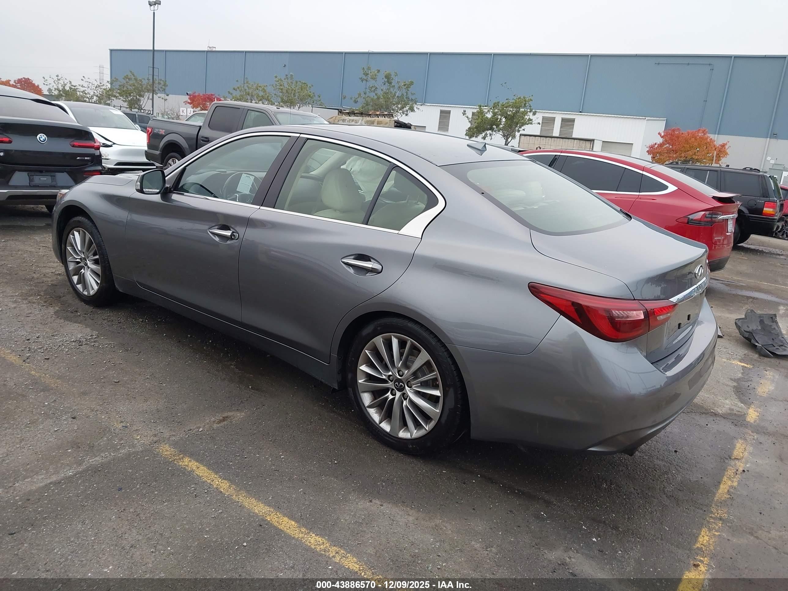 INFINITI Q50 image 3