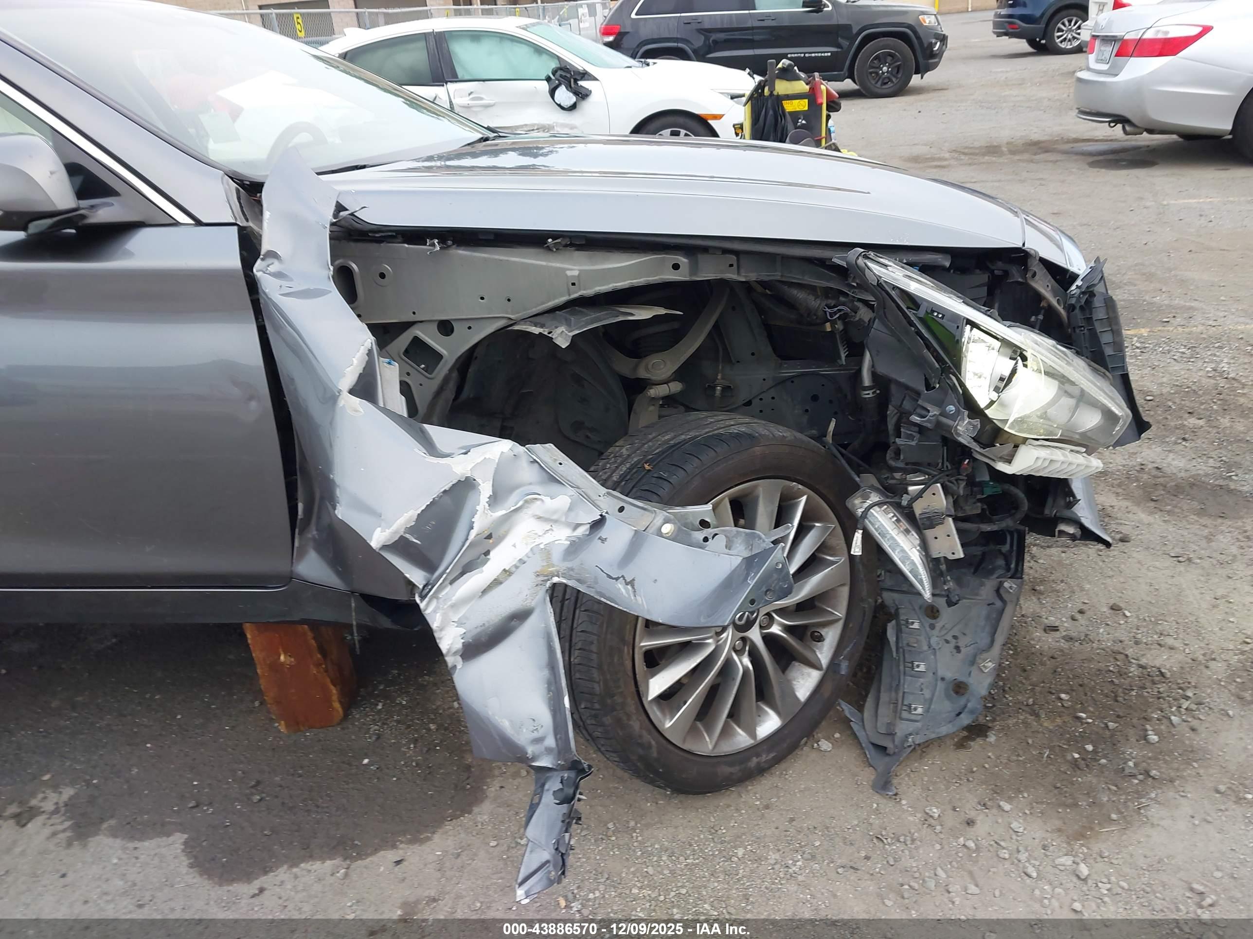 INFINITI Q50 image 6