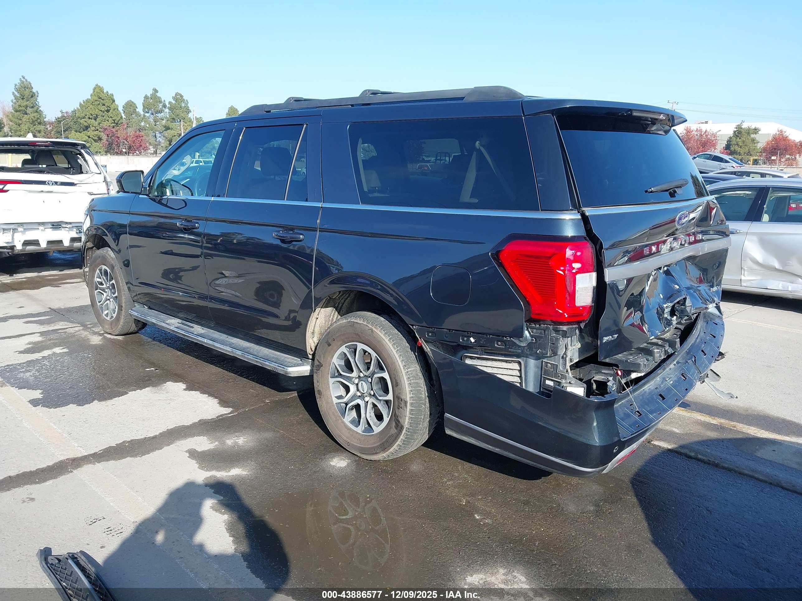 FORD EXPEDITION image 3