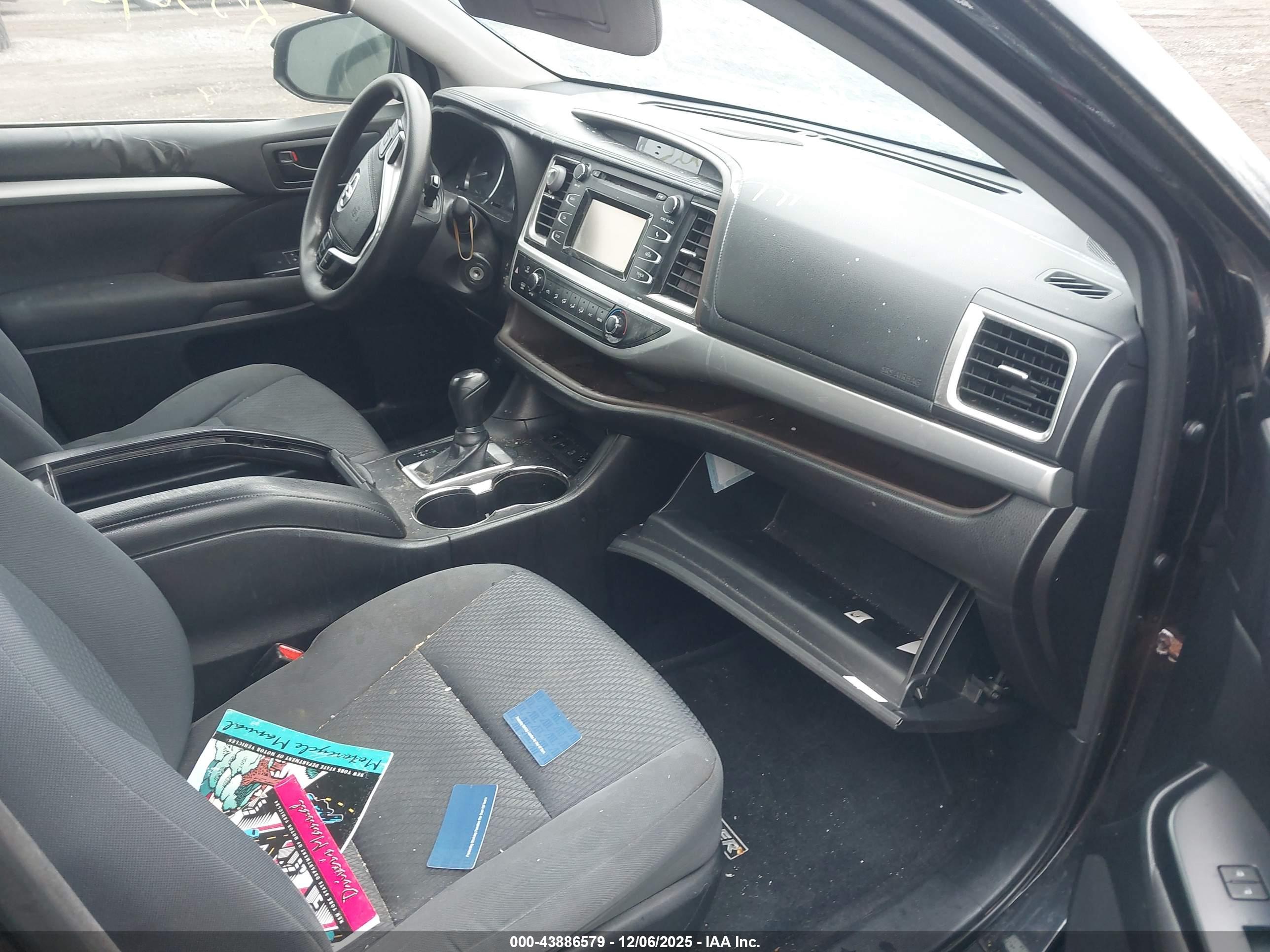 TOYOTA HIGHLANDER image 5