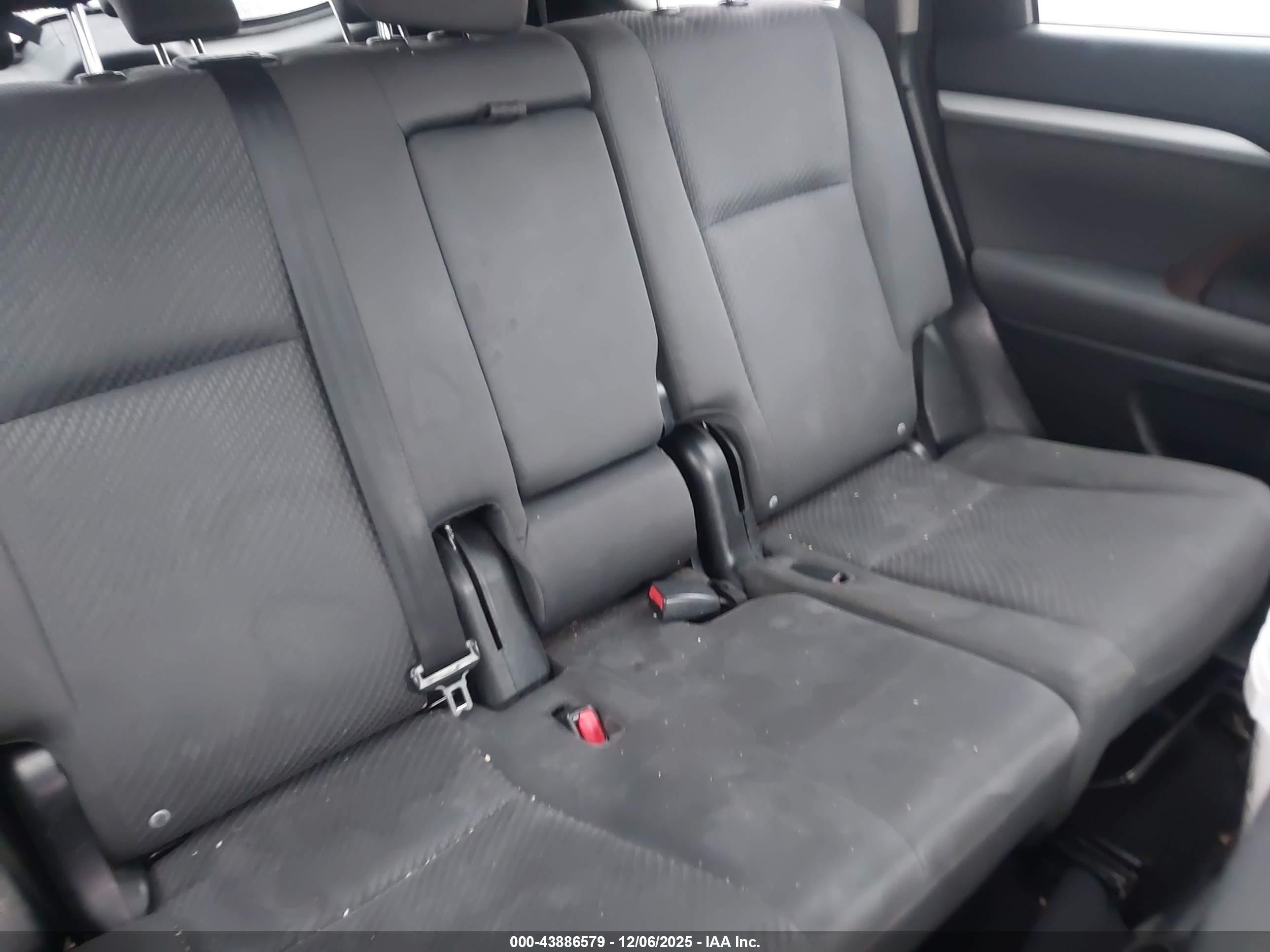 TOYOTA HIGHLANDER image 8