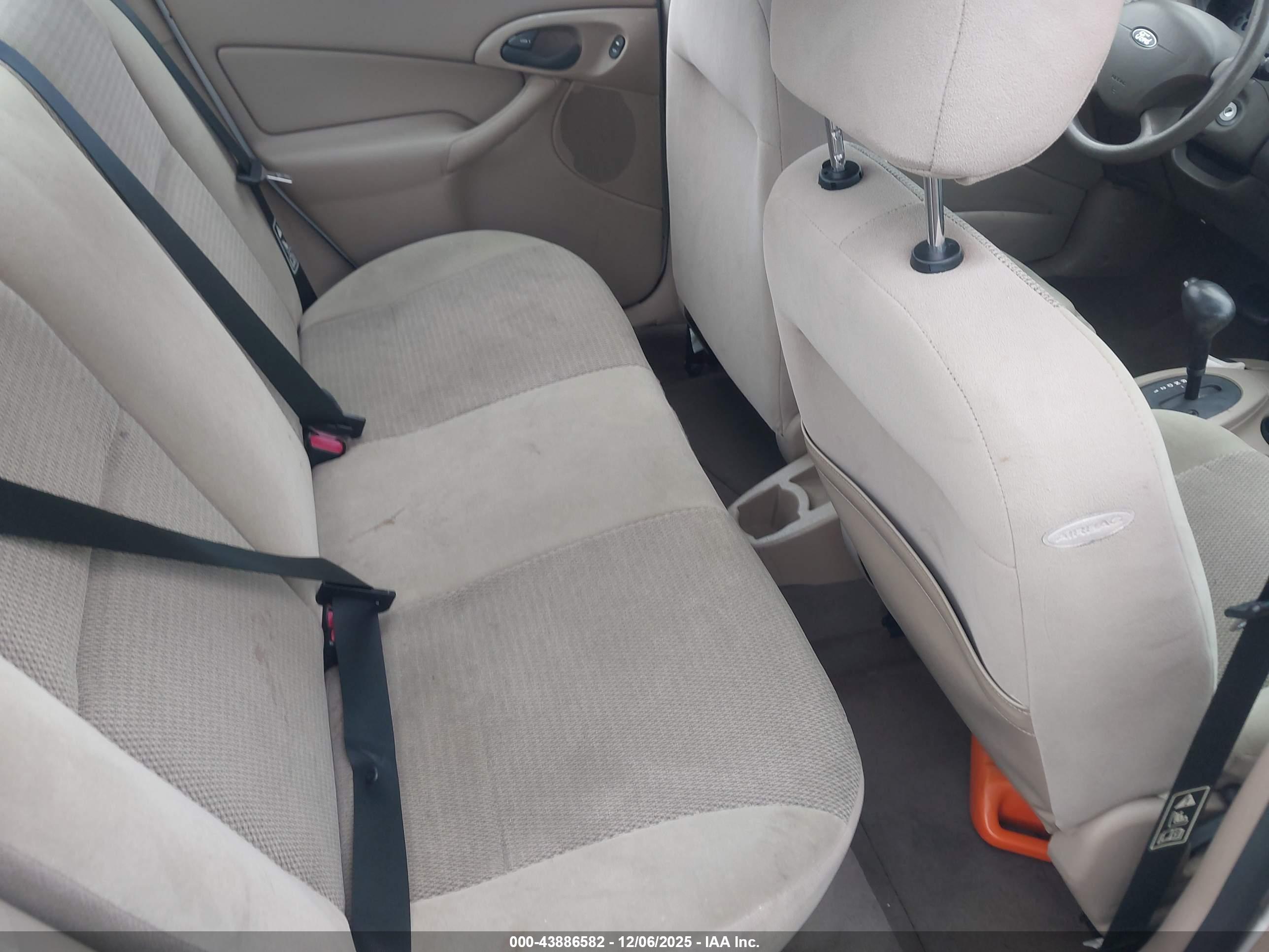 FORD FOCUS image 8