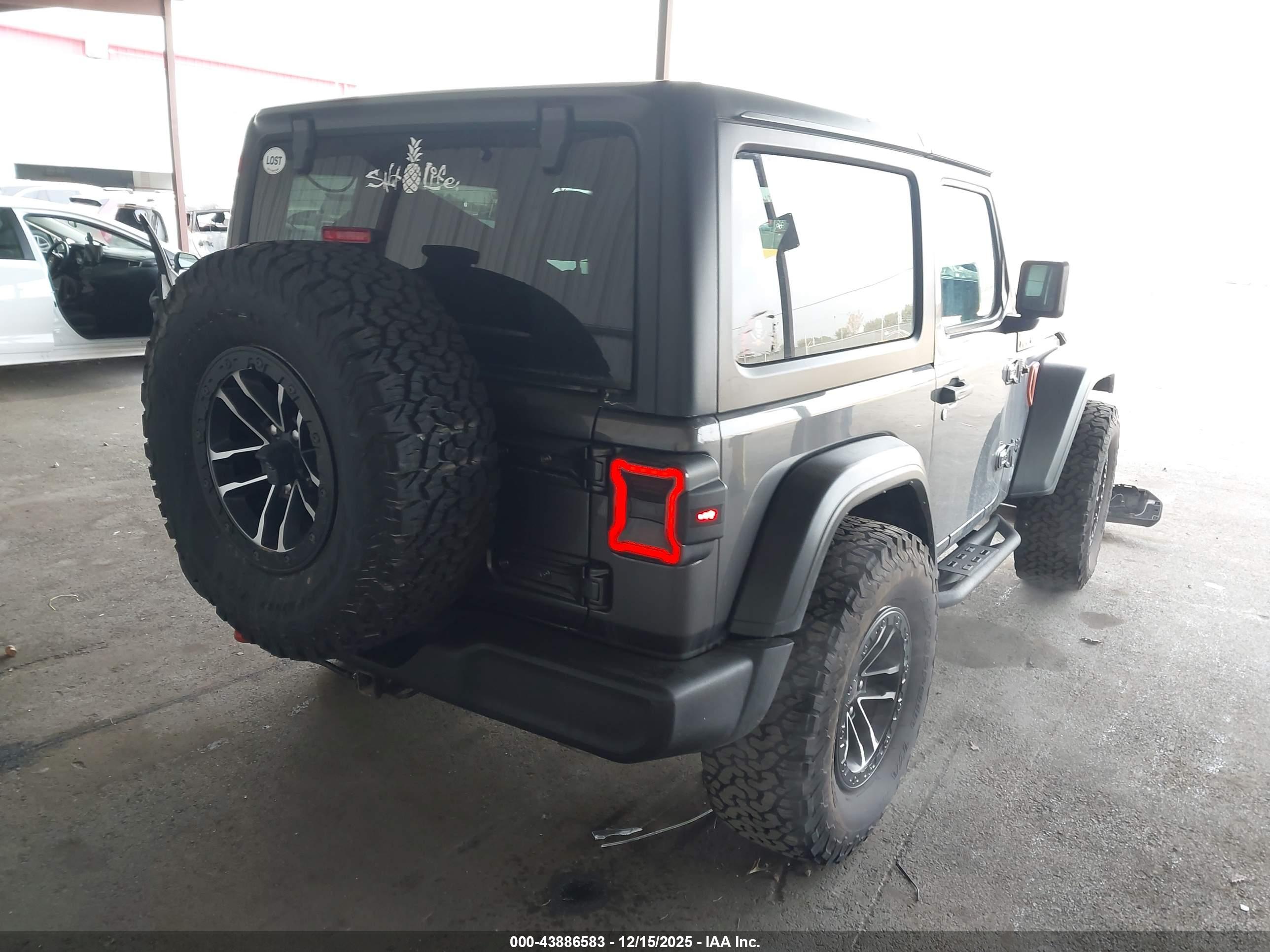 JEEP WRANGLER image 4