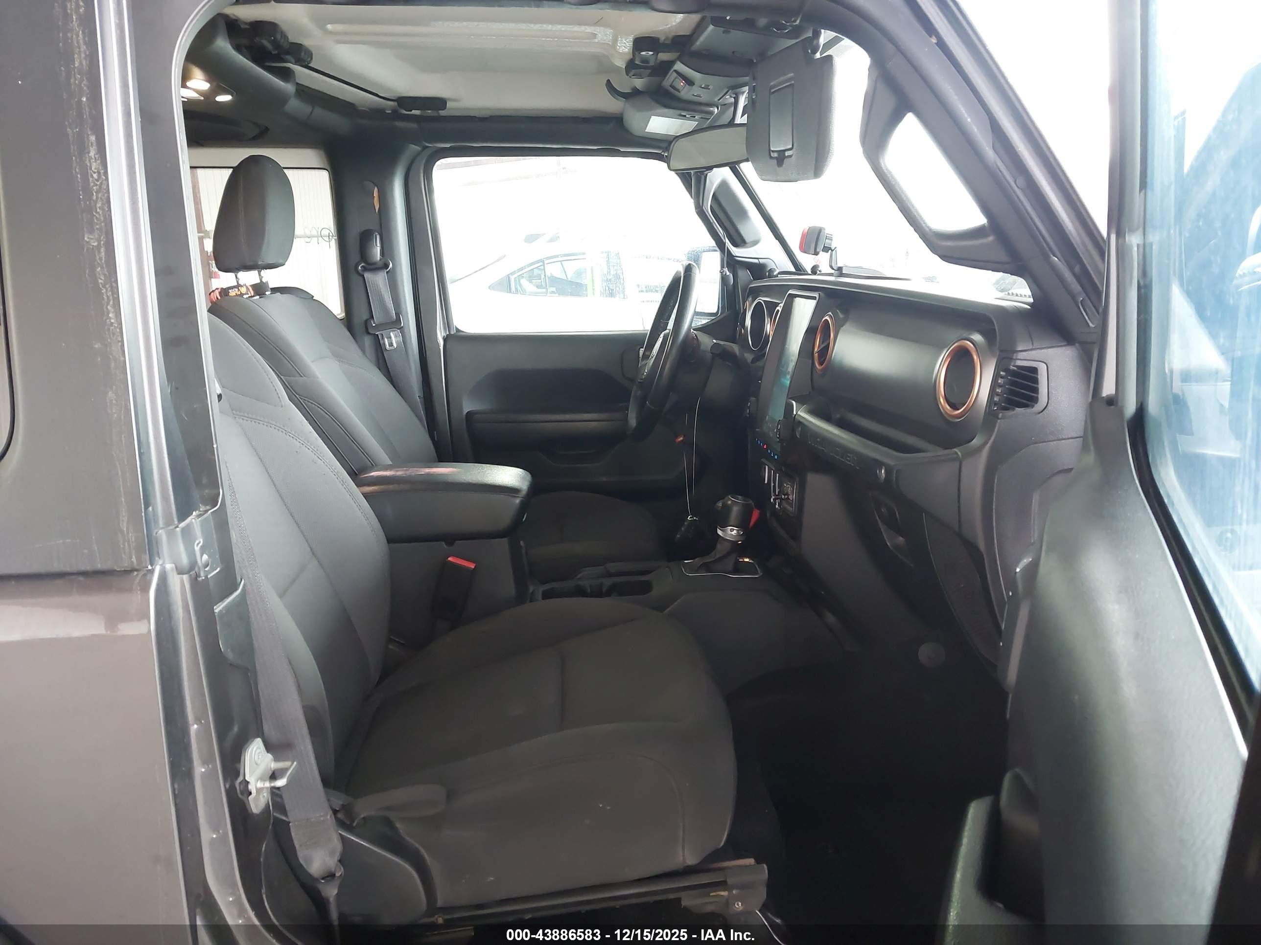 JEEP WRANGLER image 5