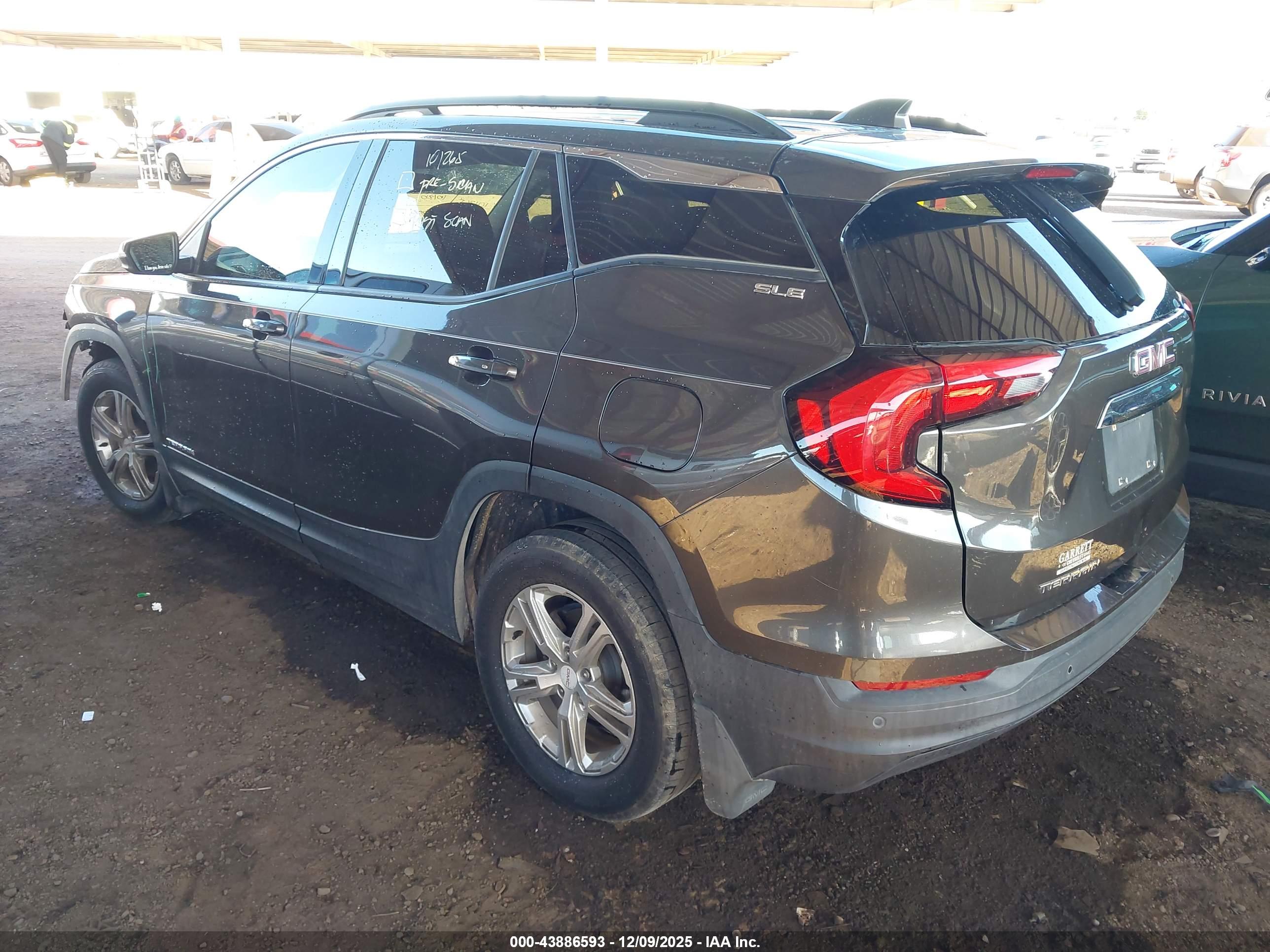 GMC TERRAIN image 3