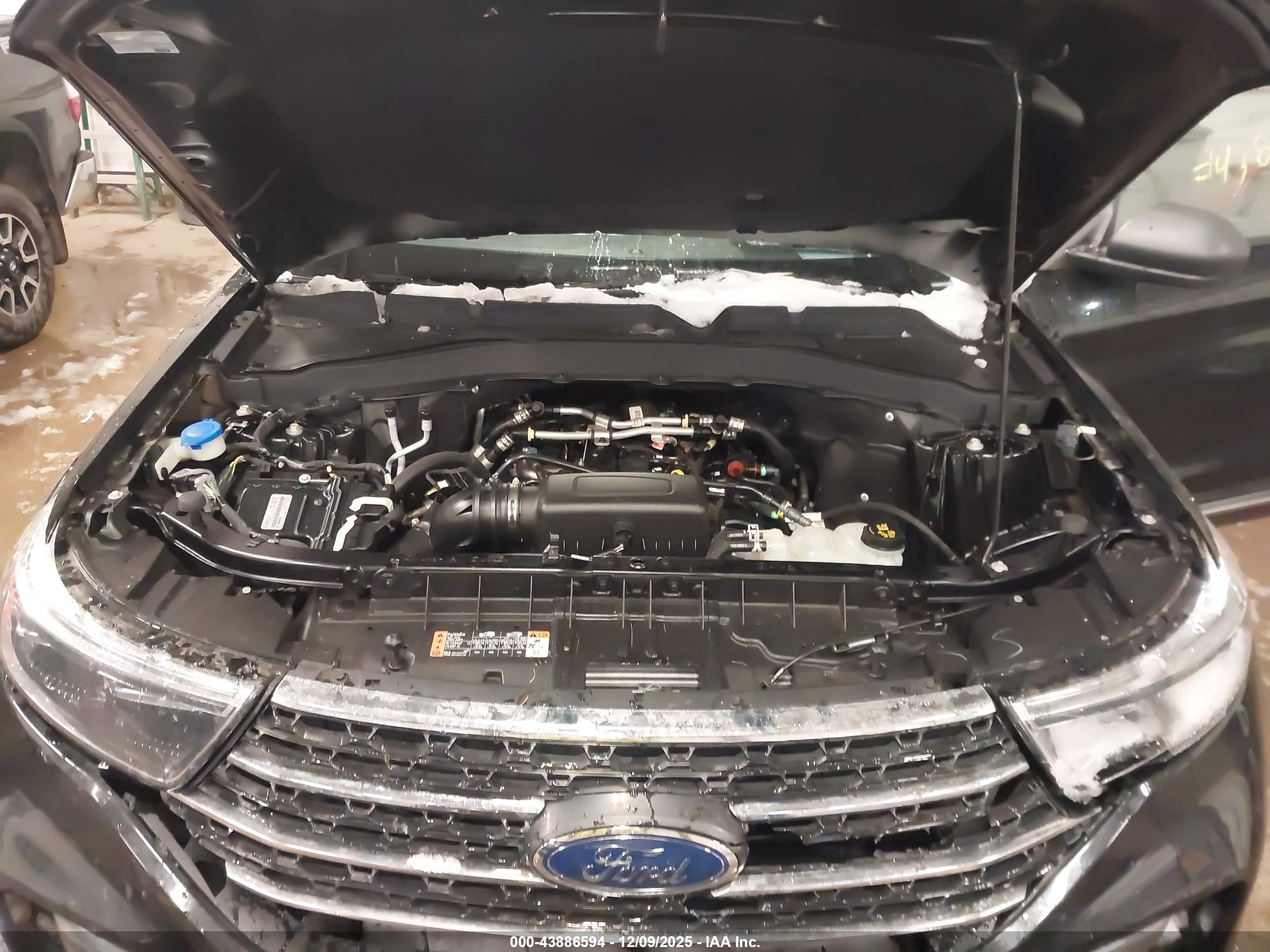 FORD EXPLORER image 10