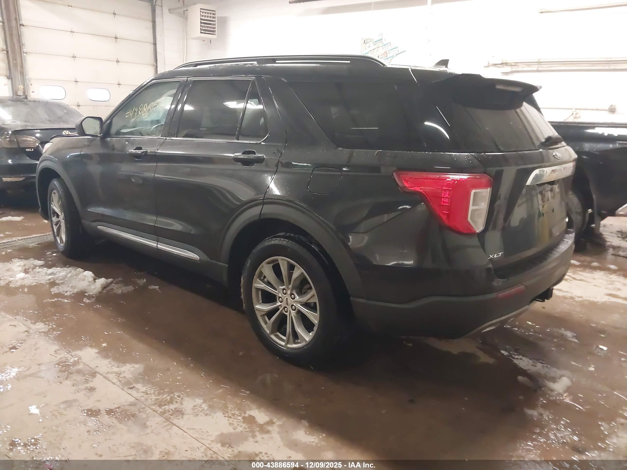 FORD EXPLORER image 3